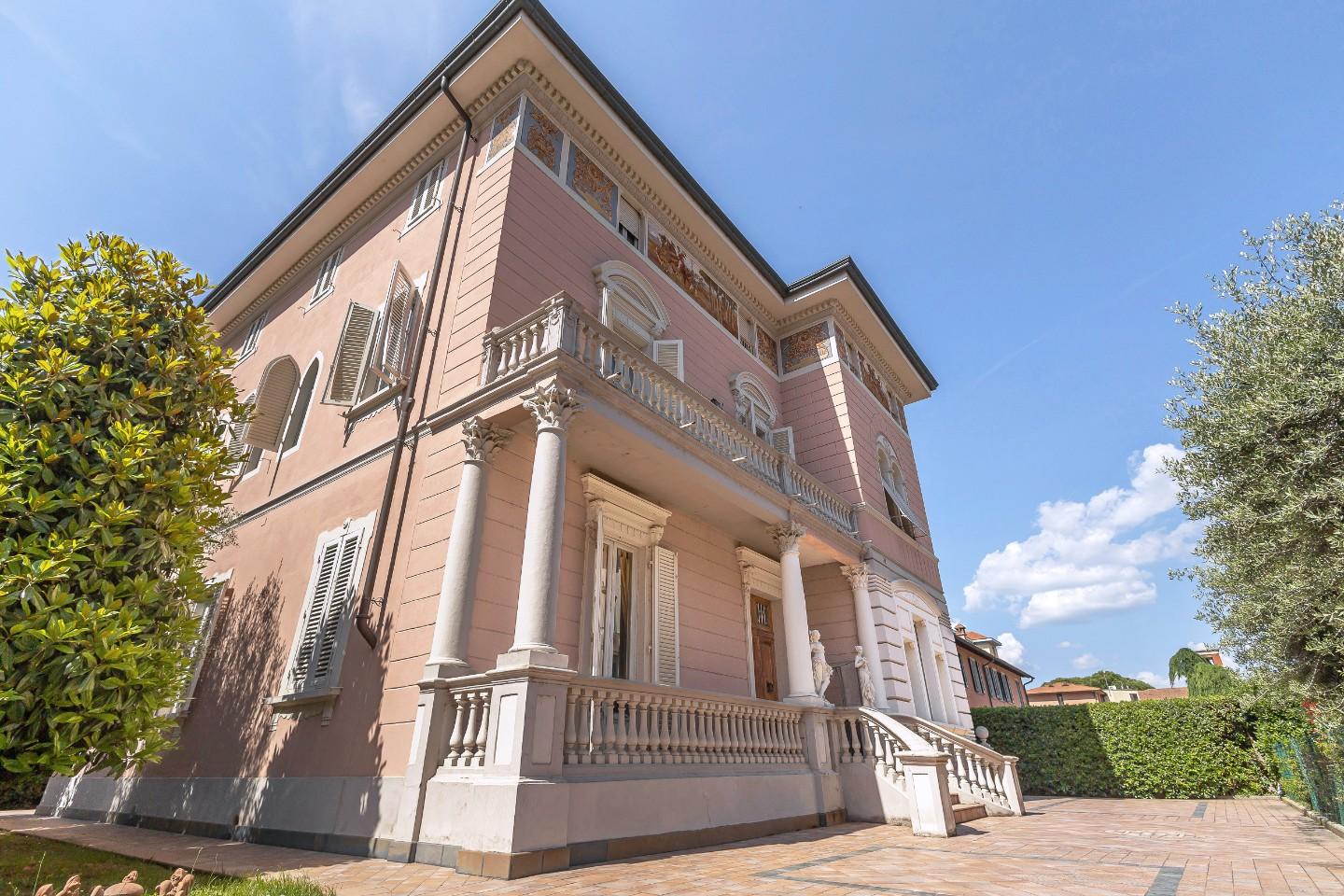 Villa con terrazzo a Santa Croce sull'Arno