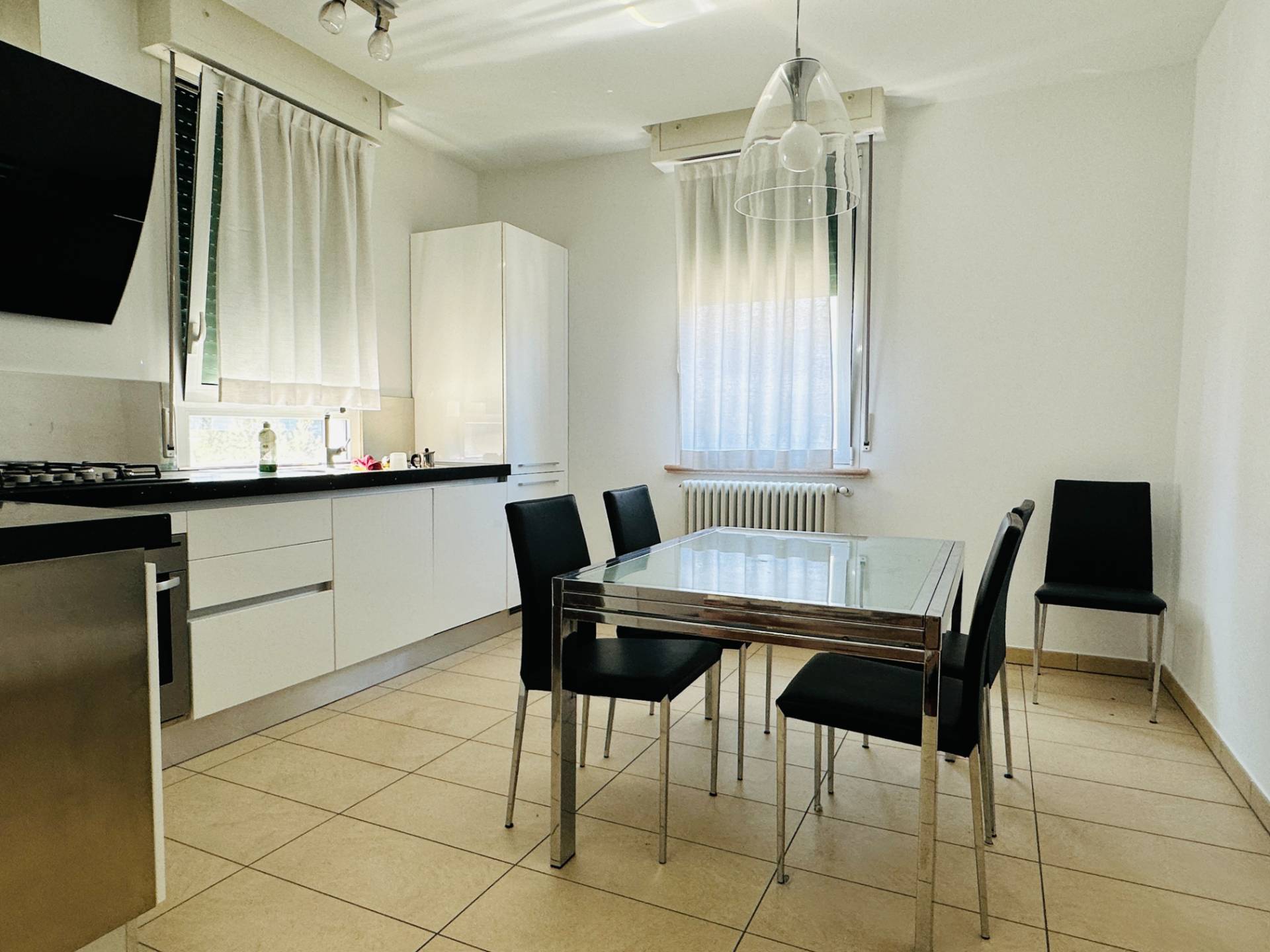 Appartamento in vendita a Pesaro, Mare