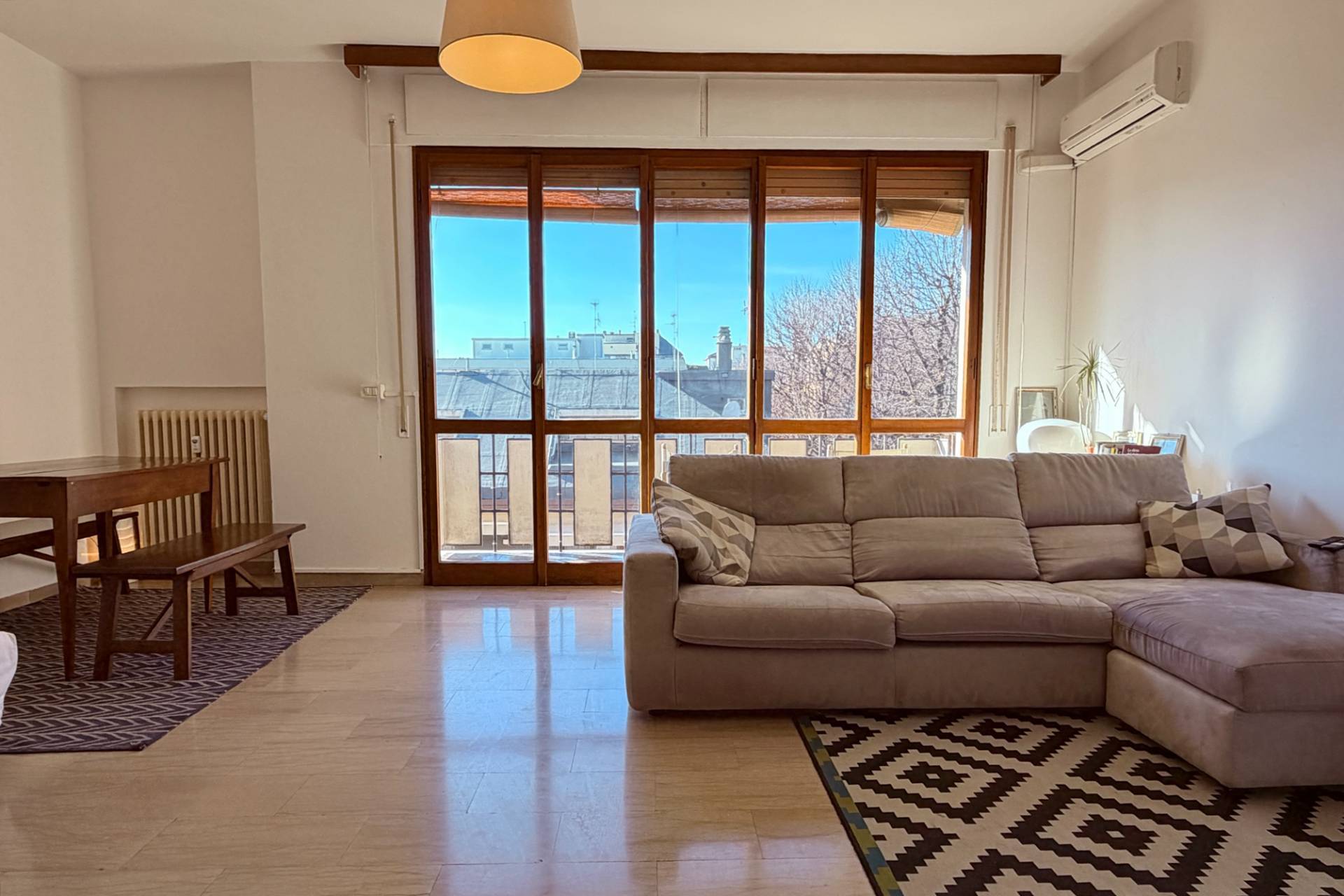 Appartamento in vendita a Pesaro, Mare