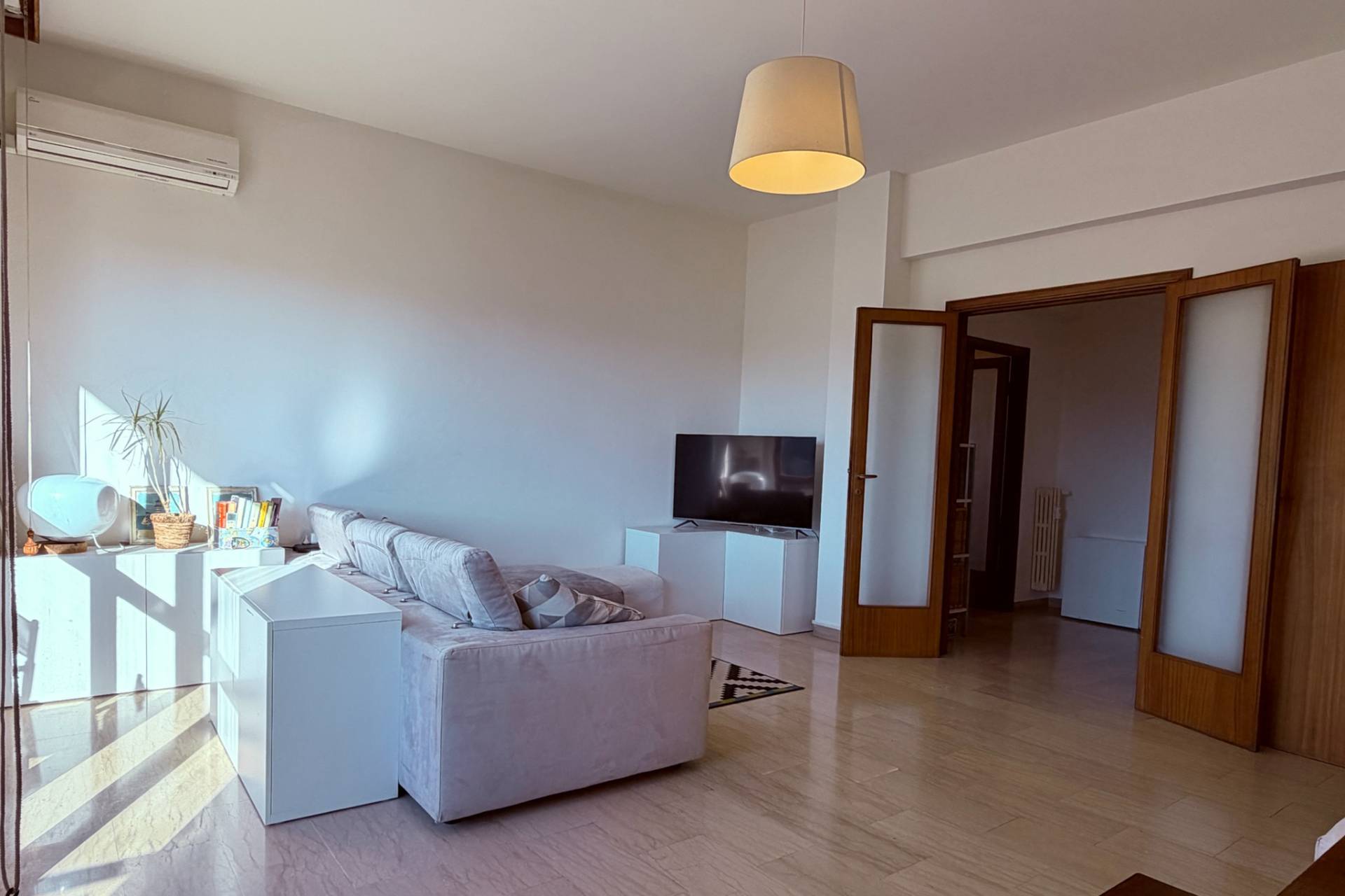 Appartamento in vendita a Pesaro, Mare