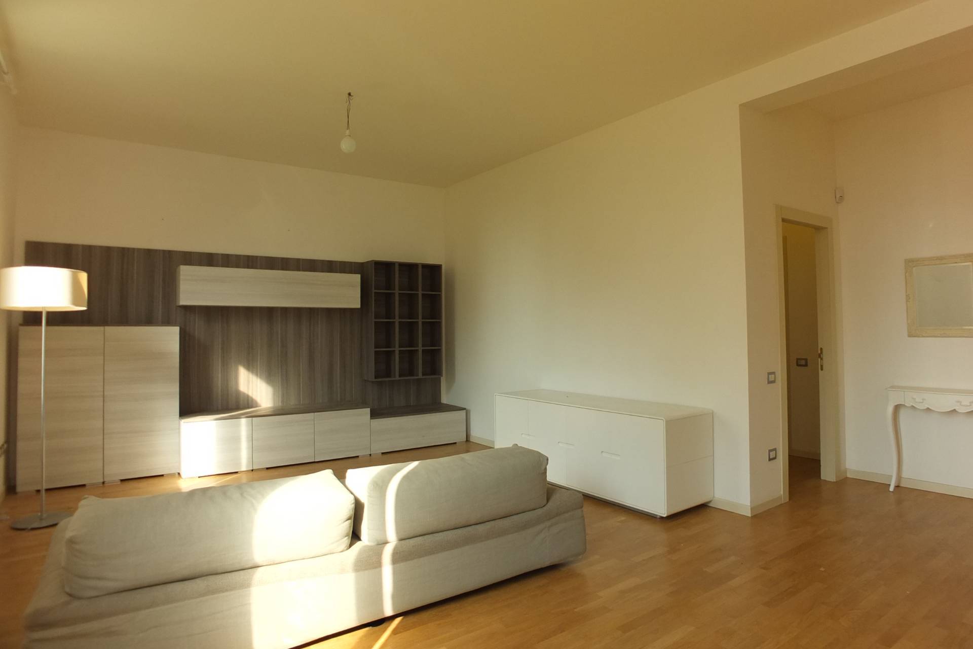 Appartamento in vendita a Pesaro, Mare