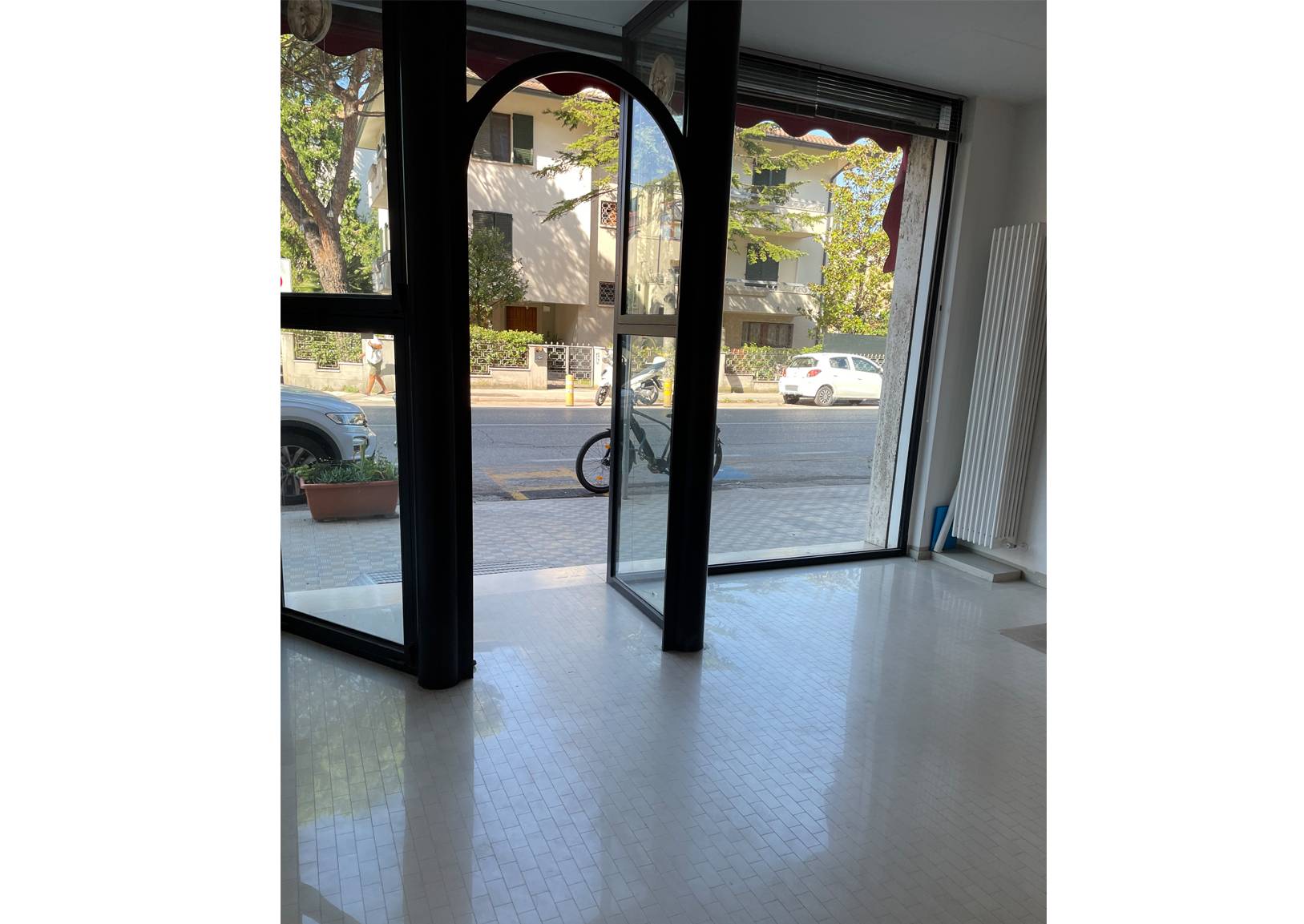 Negozio in vendita a Pesaro, Muraglia