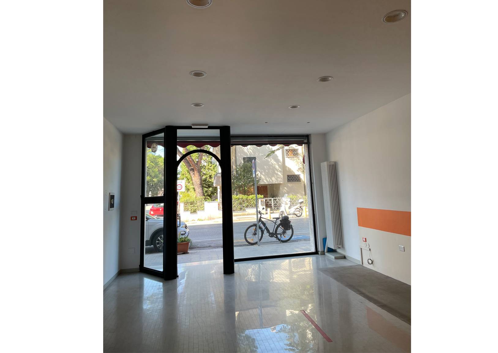 Negozio in vendita a Pesaro, Muraglia