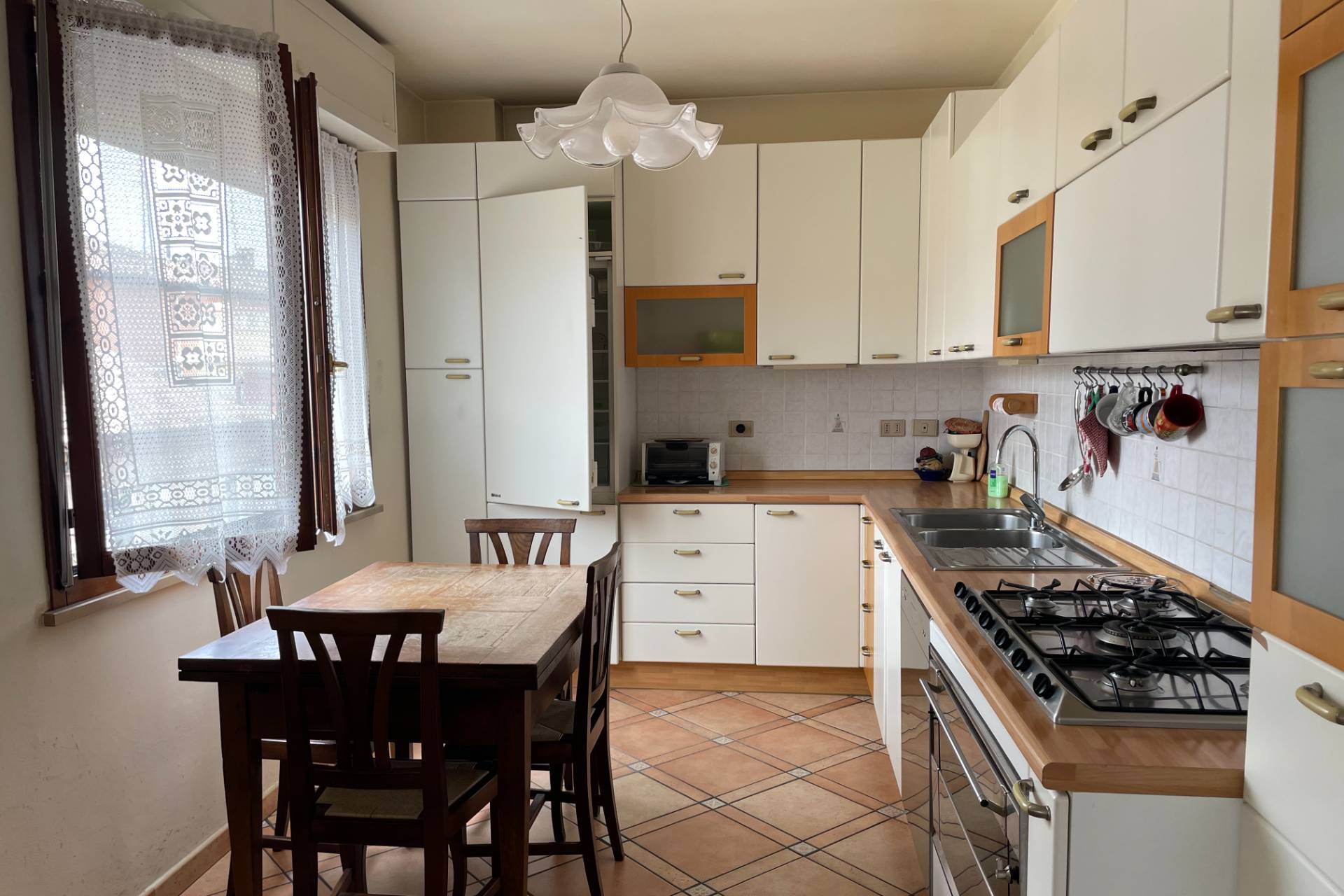 Appartamento in vendita a Pesaro, Centro