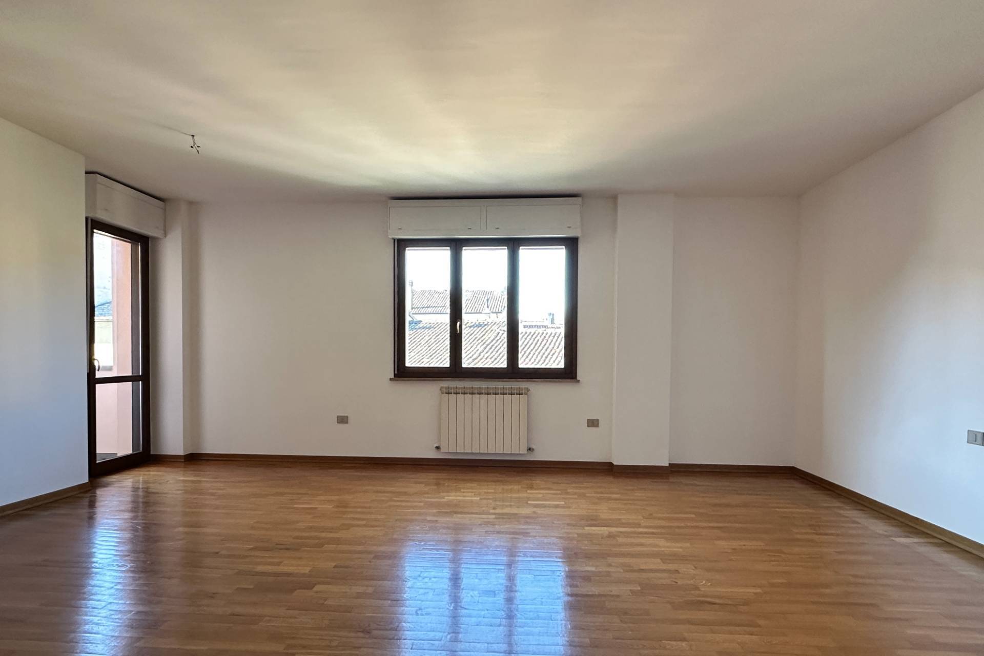 Appartamento in vendita a Pesaro, Centro