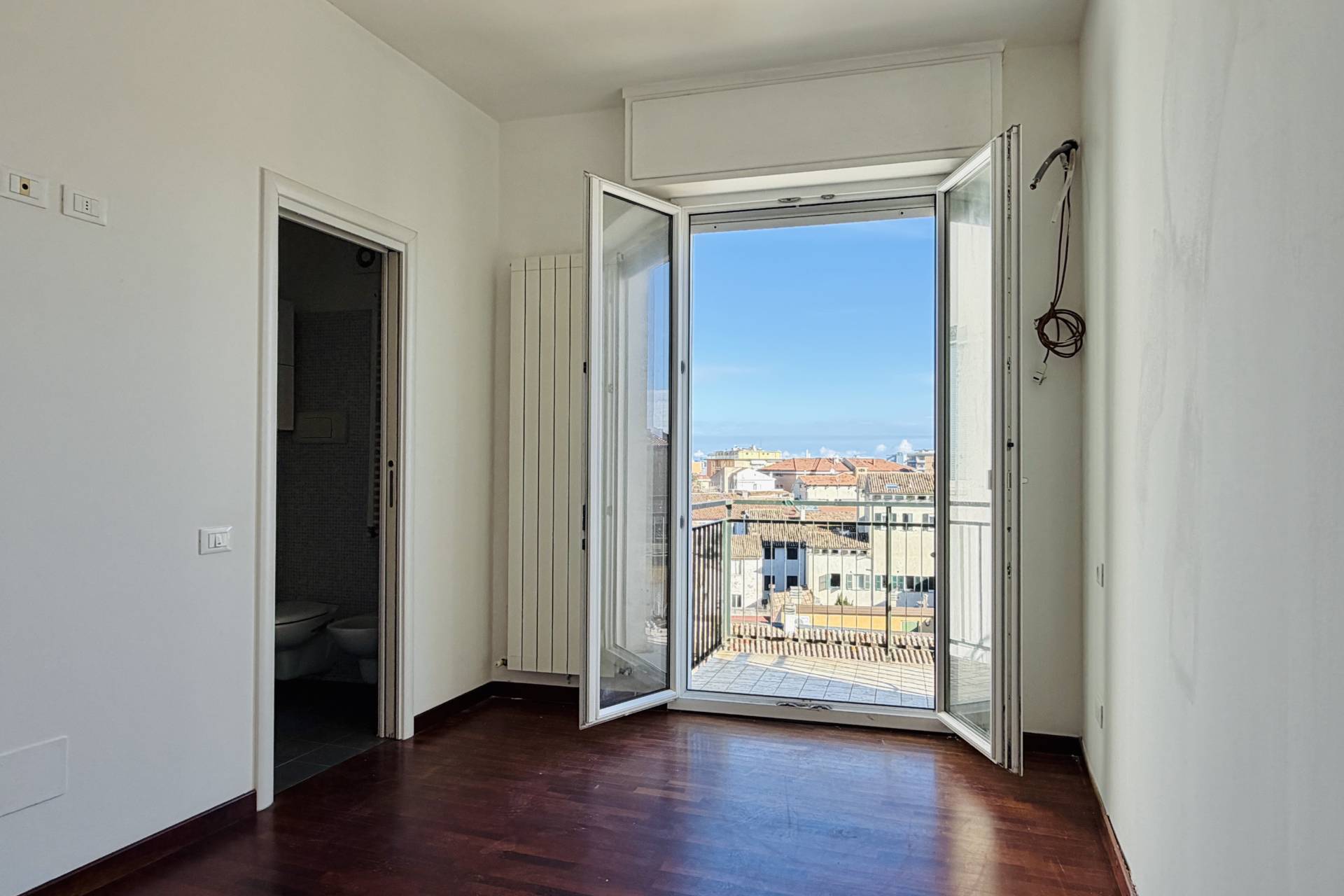 Appartamento in vendita a Pesaro, Centro