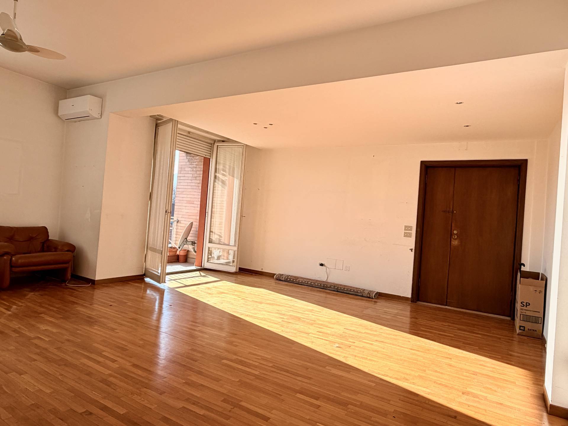 Appartamento in vendita a Pesaro, Mare