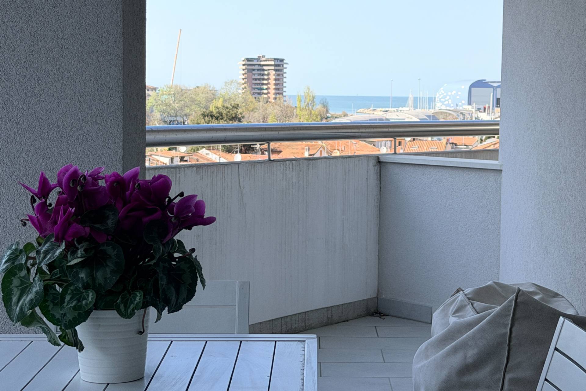 Appartamento in vendita a Pesaro, Mare