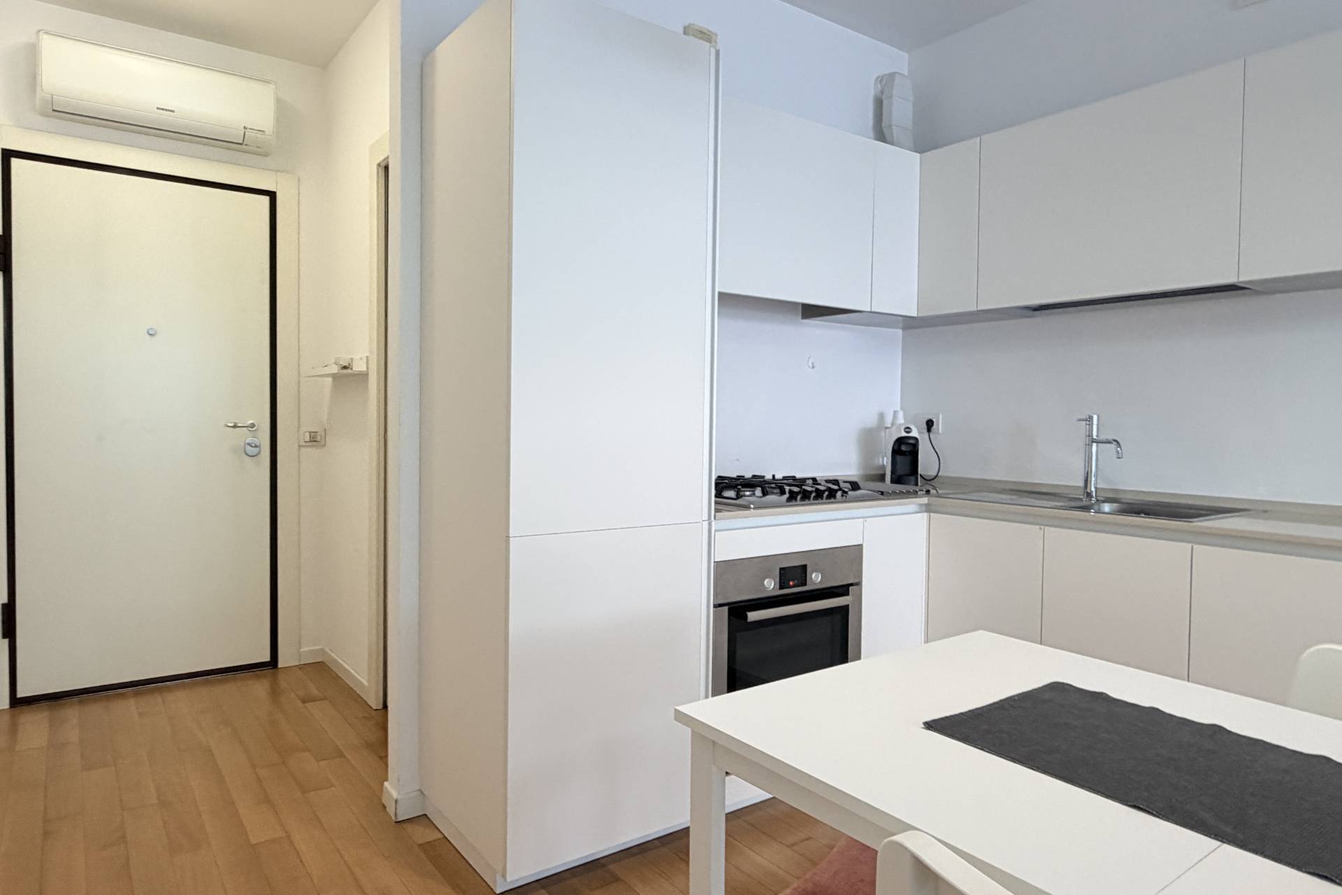 Appartamento in vendita a Pesaro, Mare