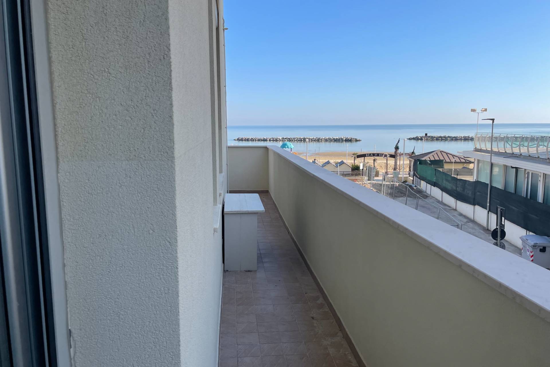 Appartamento in vendita a Pesaro, Mare