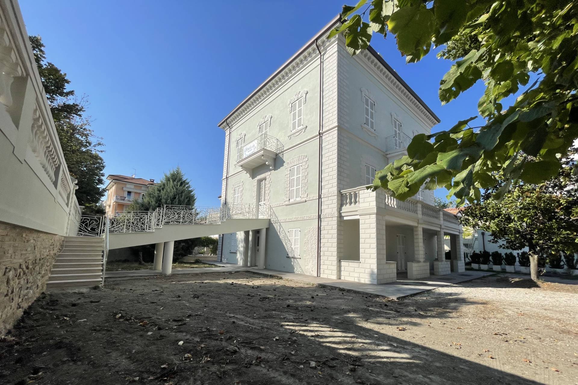 Appartamento in vendita a Pesaro, Mare