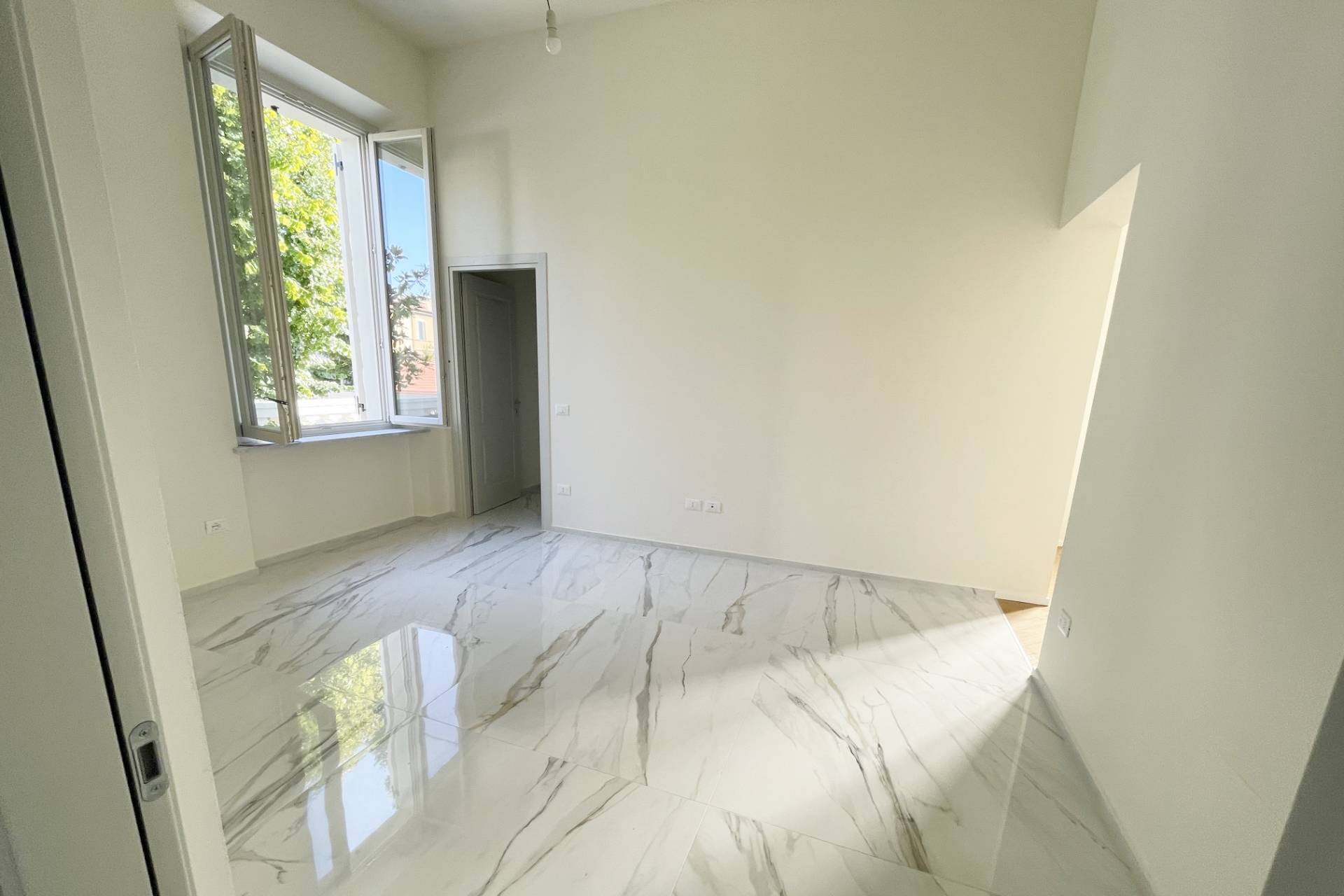 Appartamento in vendita a Pesaro, Mare