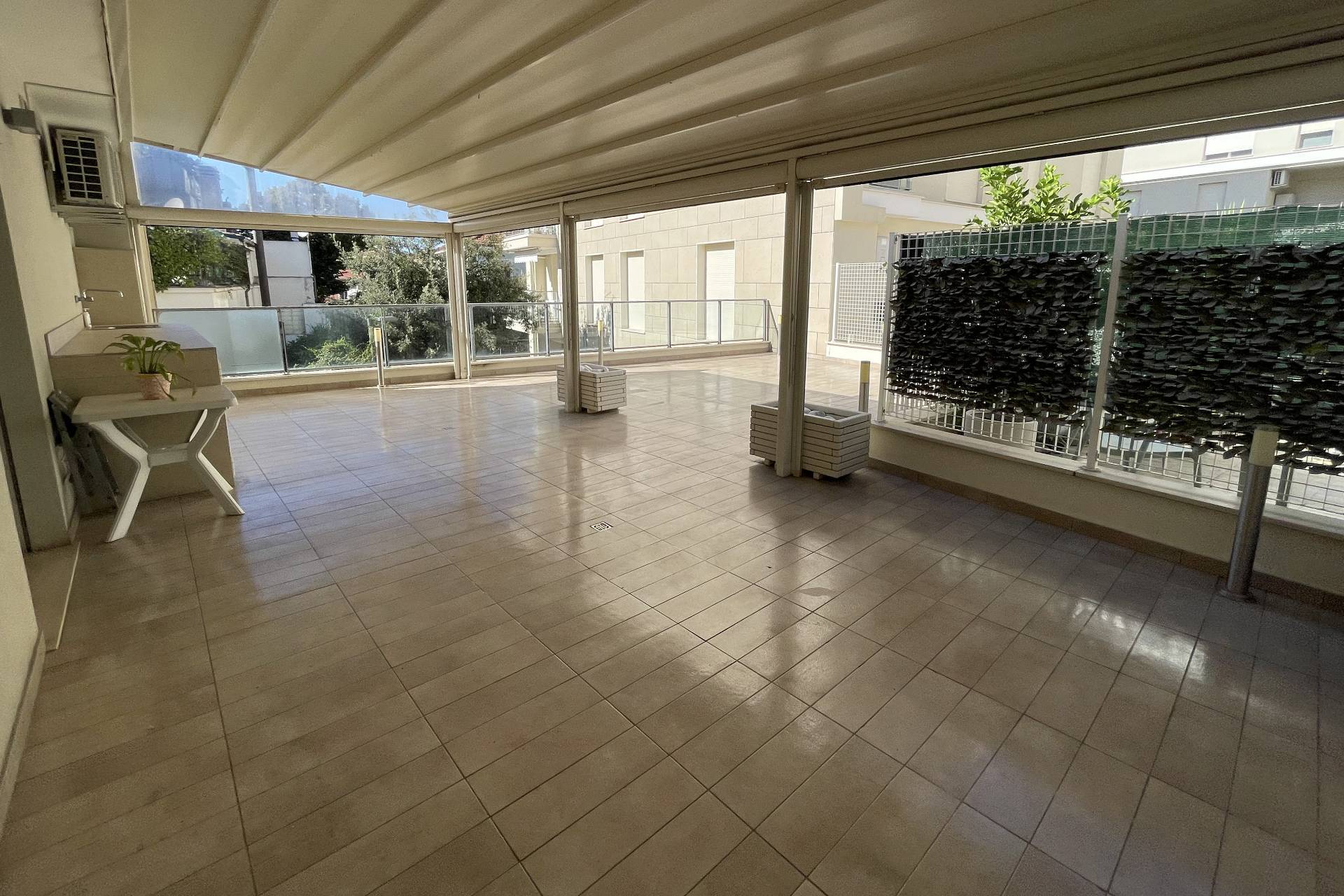 Appartamento in vendita a Pesaro, Mare