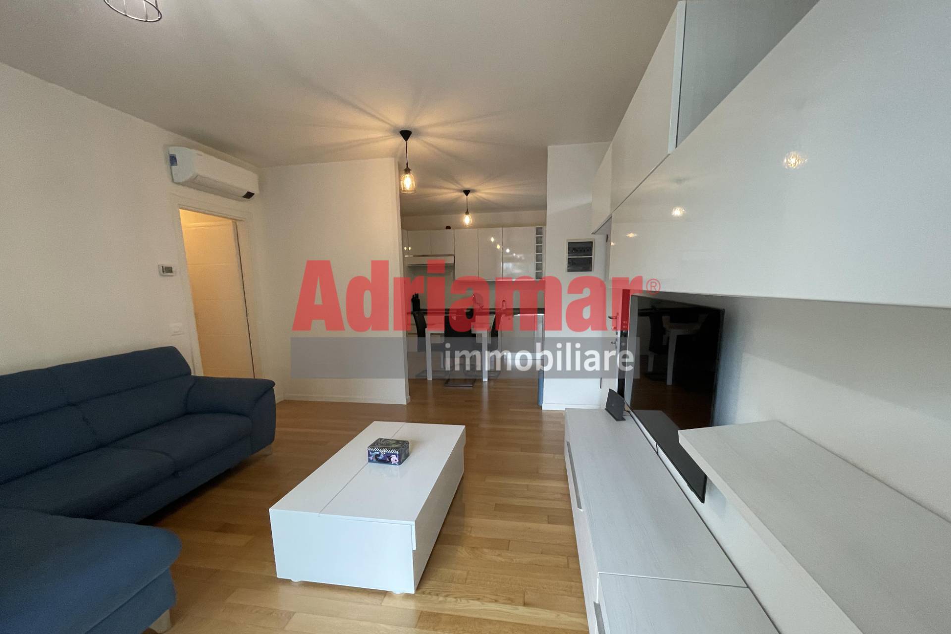Appartamento in vendita a Pesaro, Mare