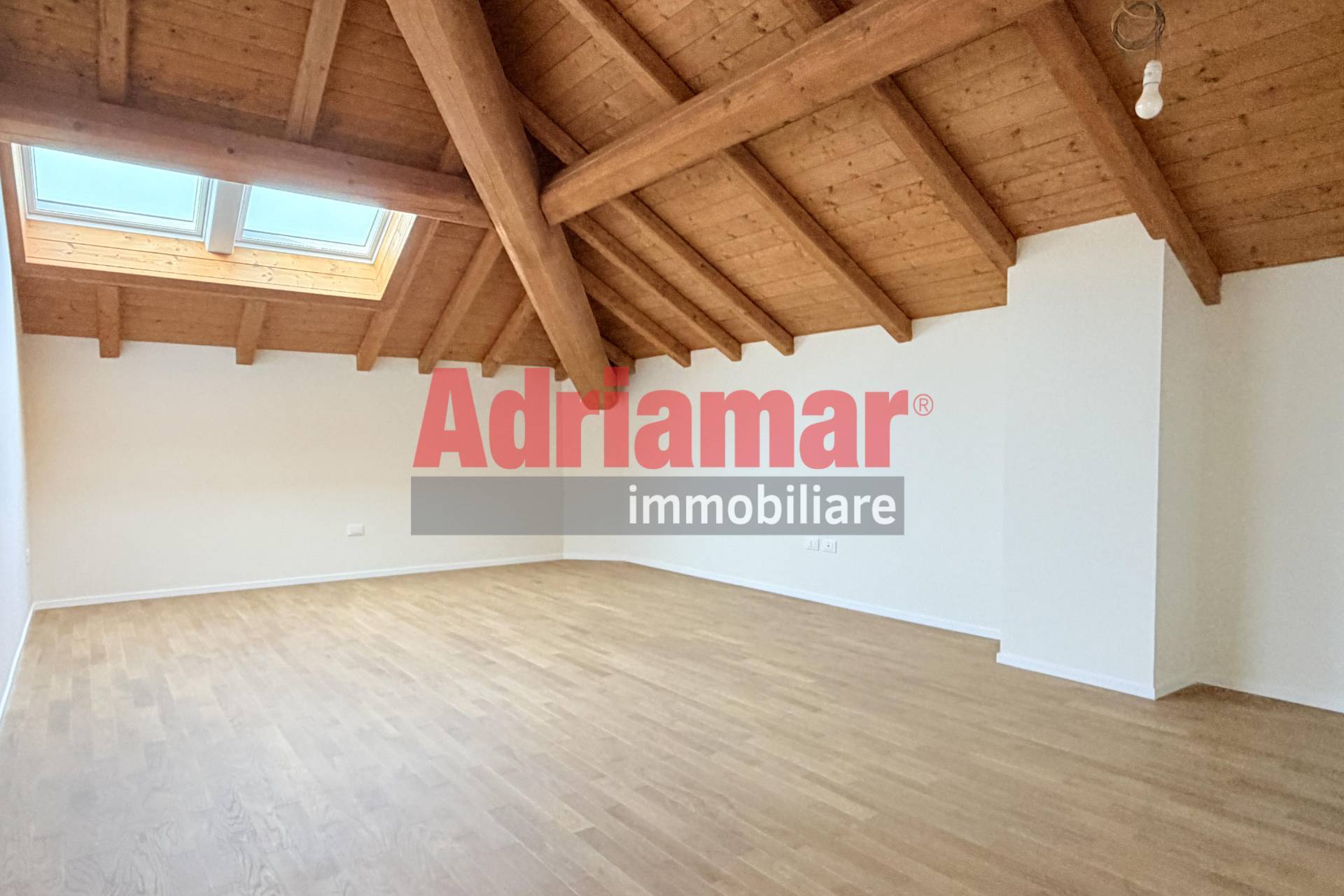 Appartamento in vendita a Pesaro, Mare