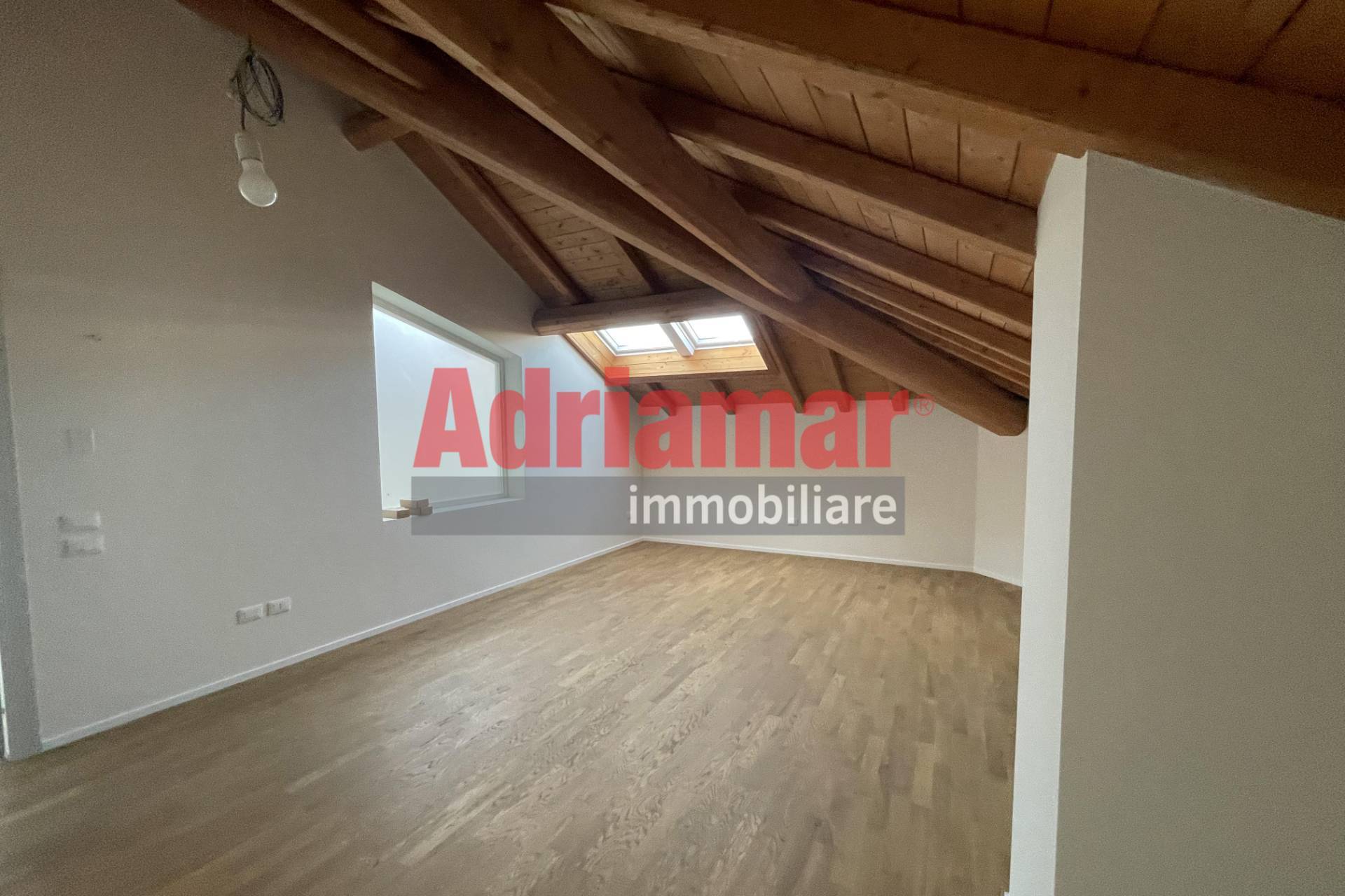 Appartamento in vendita a Pesaro, Mare