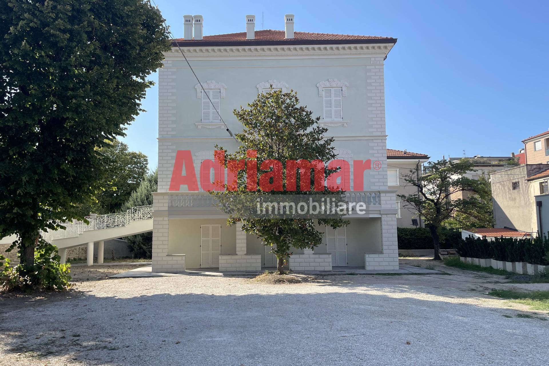 Appartamento in vendita a Pesaro, Mare
