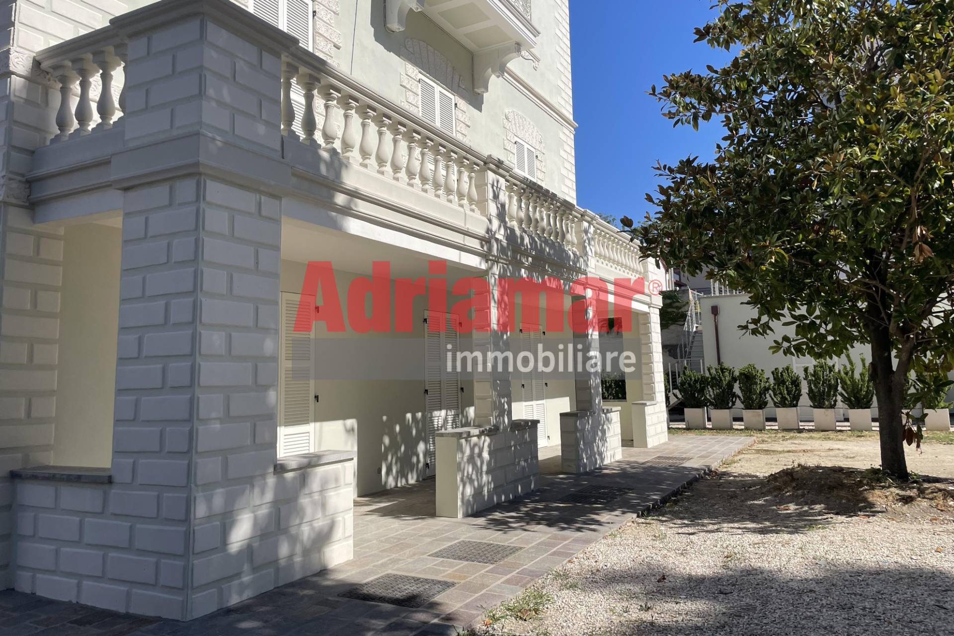 Appartamento in vendita a Pesaro, Mare