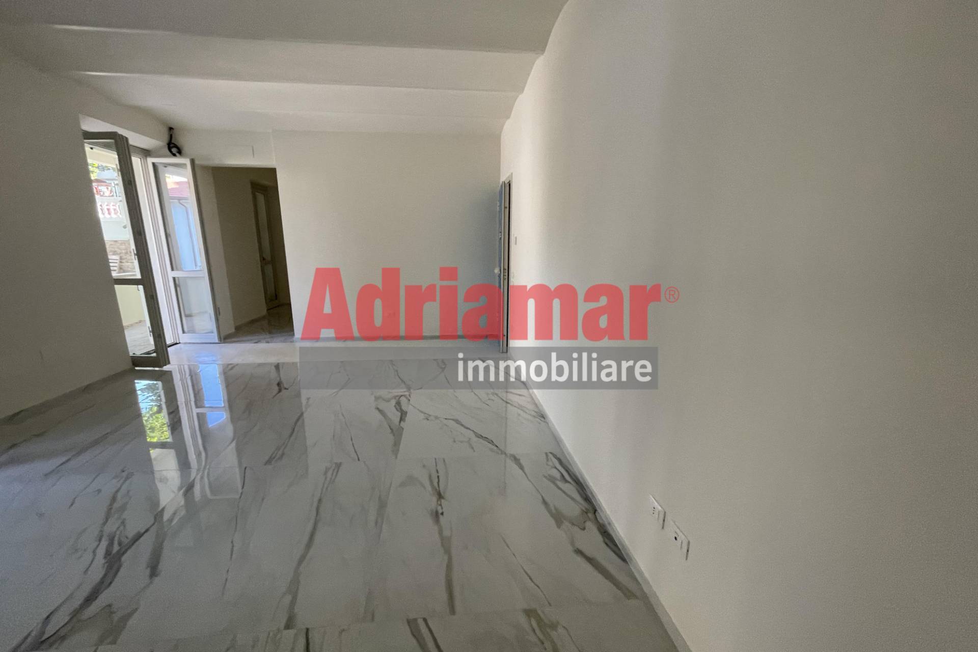 Appartamento in vendita a Pesaro, Mare
