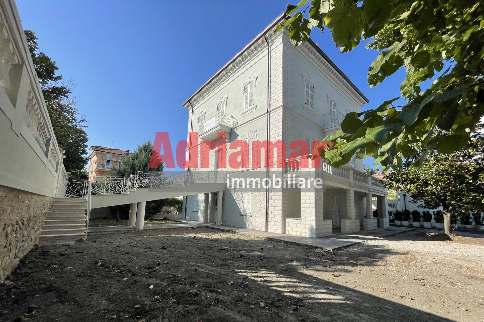 Appartamento in vendita a Pesaro, Mare