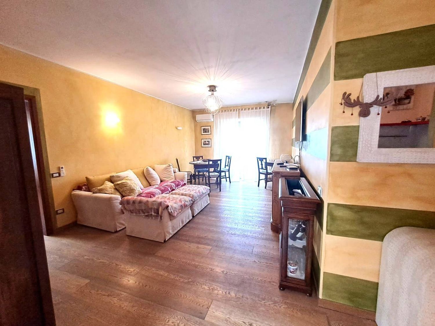 Trilocale con terrazzo, Massa marina di