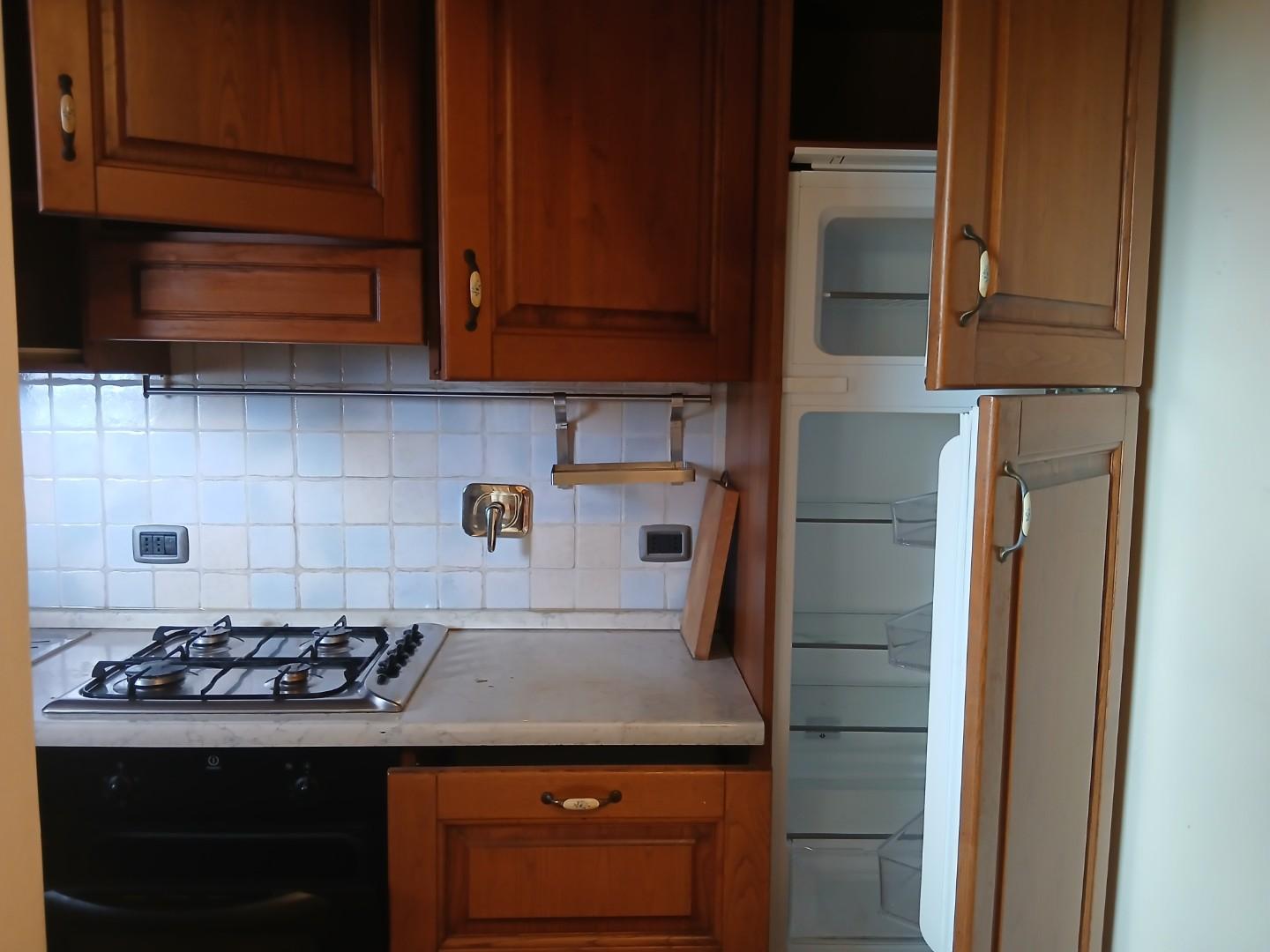 Trilocale con terrazzi, Massa centro