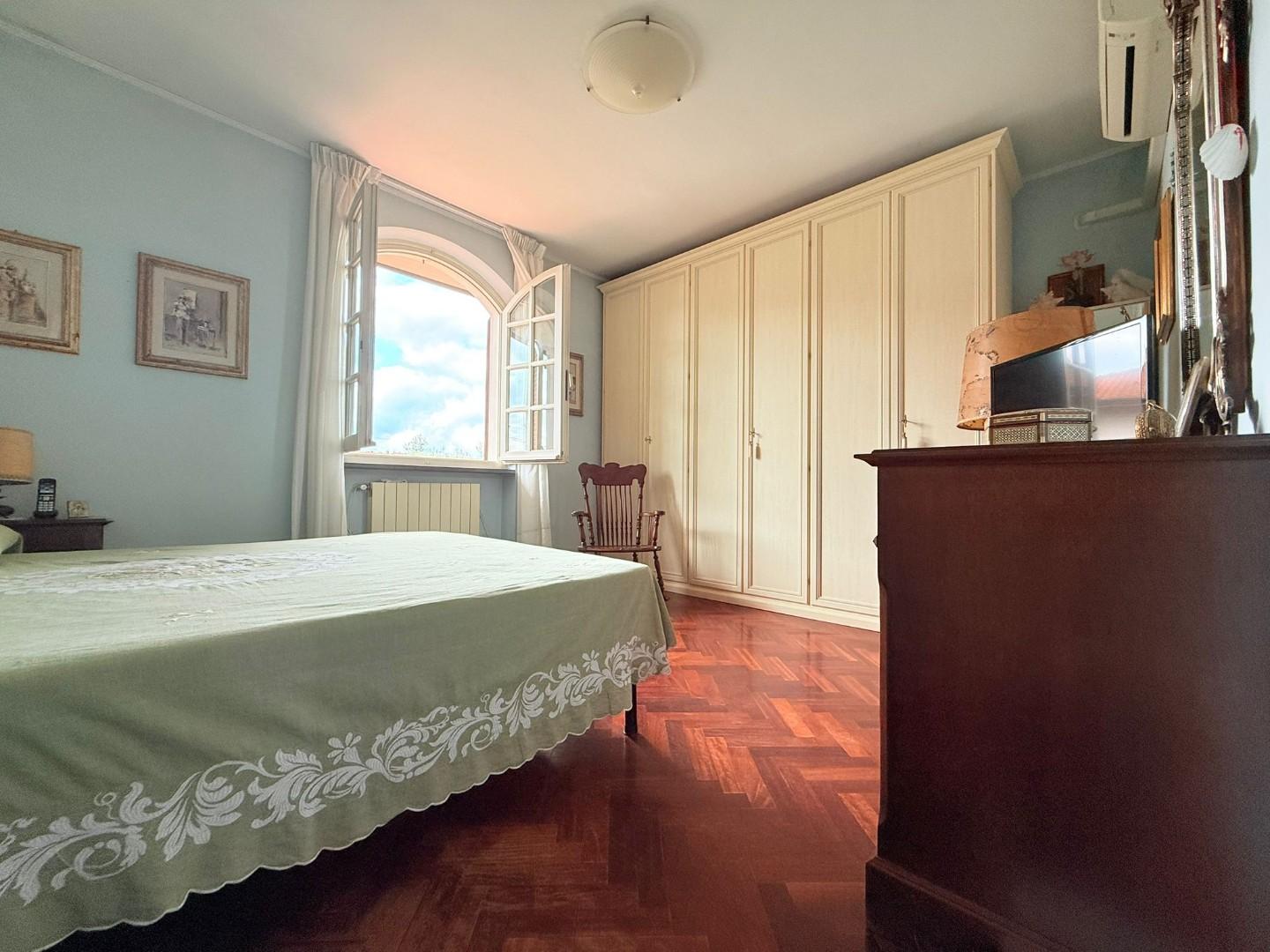 Villa Bifamiliare in vendita, Massa marina di