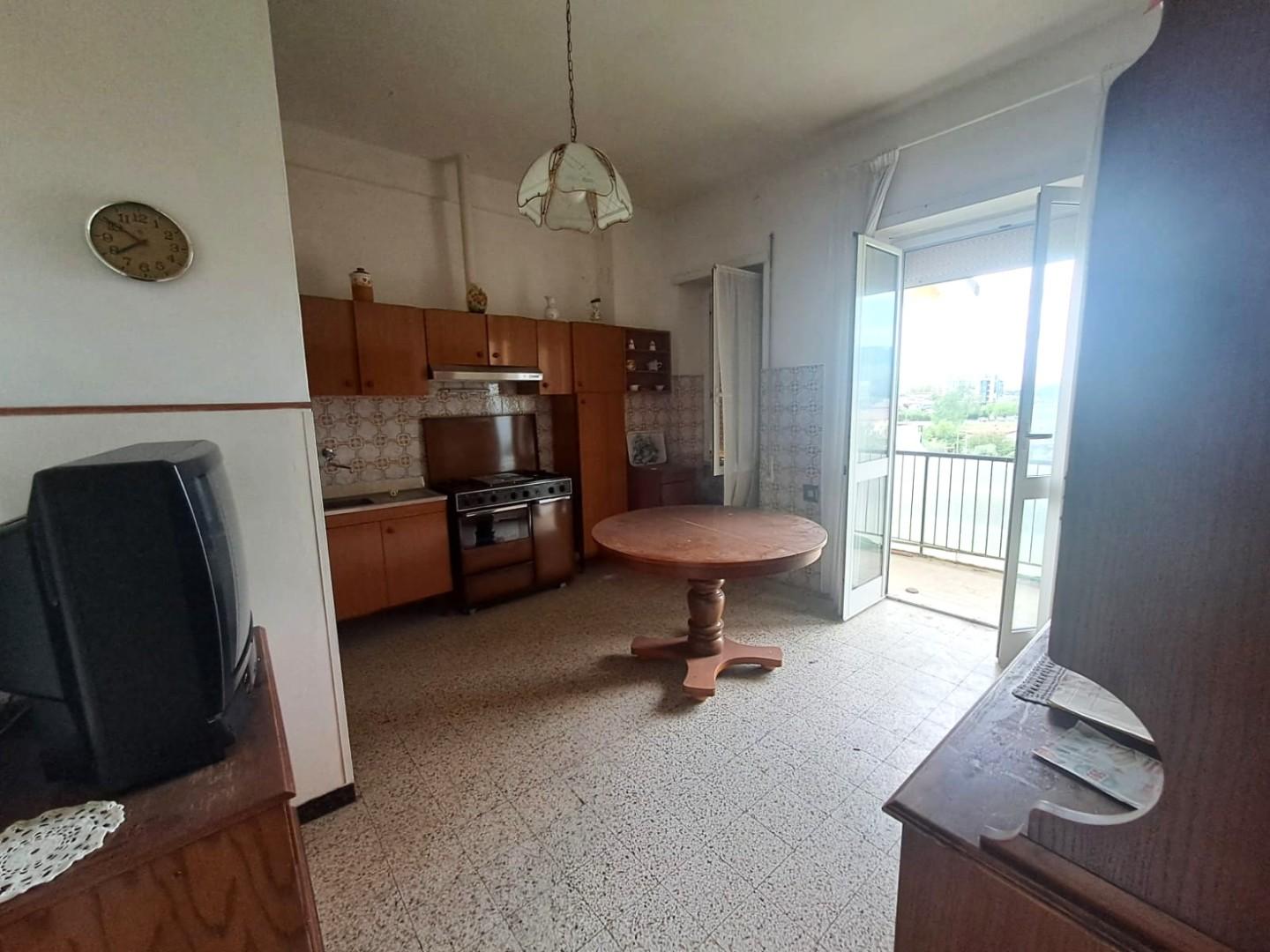 Quadrilocale da ristrutturare a Massa