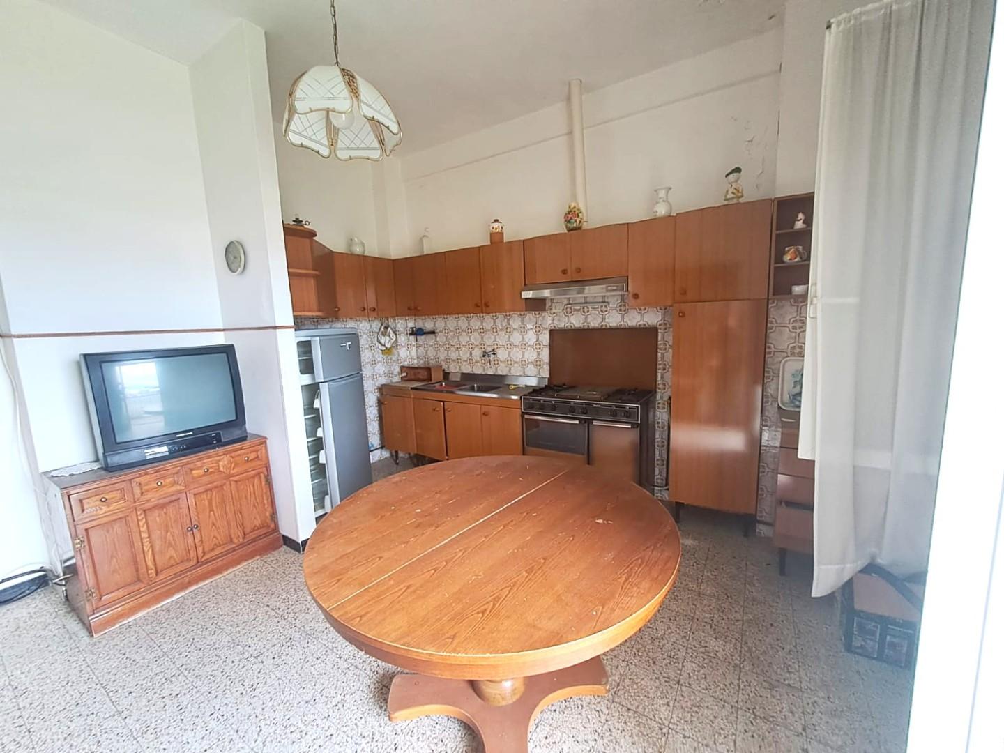 Quadrilocale da ristrutturare a Massa