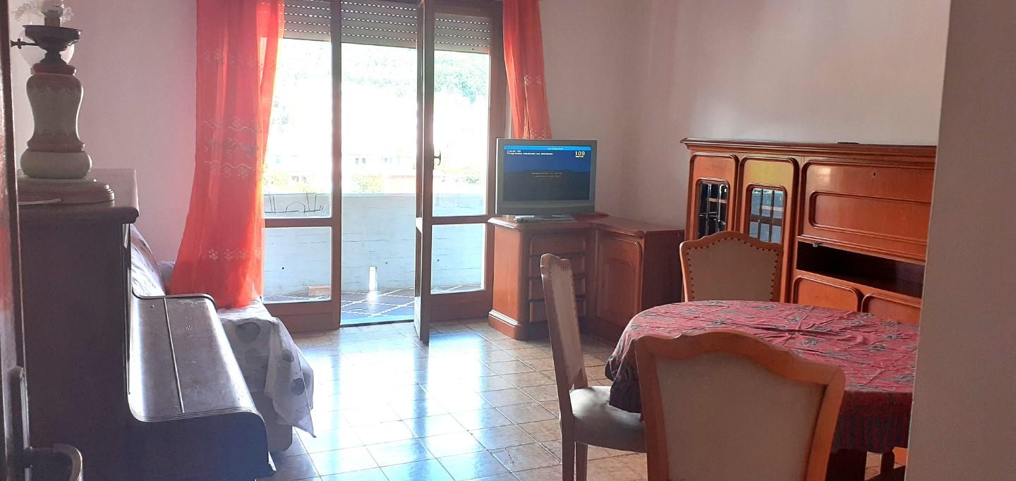 Appartamento con terrazzo, Massa zona viali