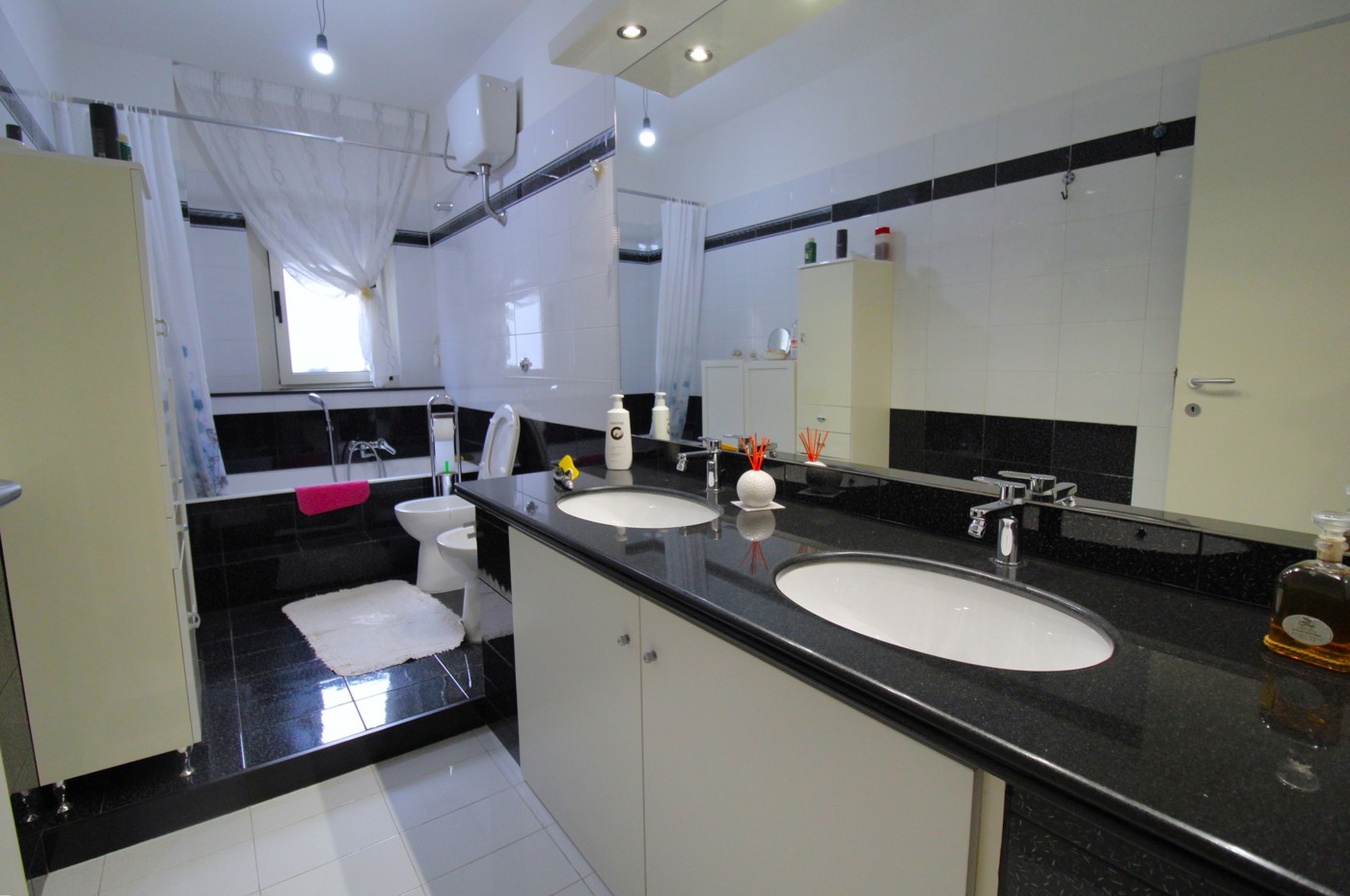 Quadrilocale con box a Casamassima