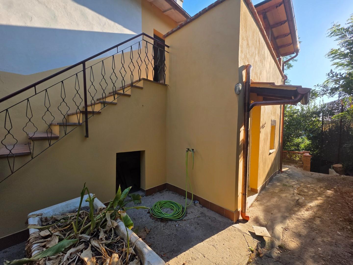 Casa indipendente con giardino a Palaia