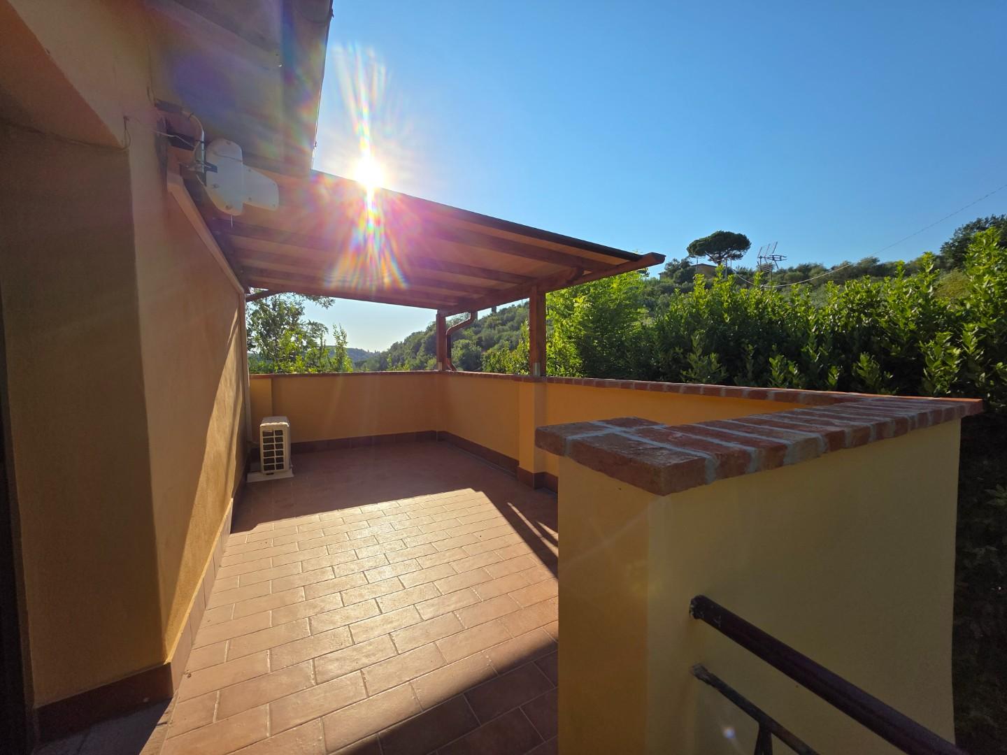 Casa indipendente con giardino a Palaia