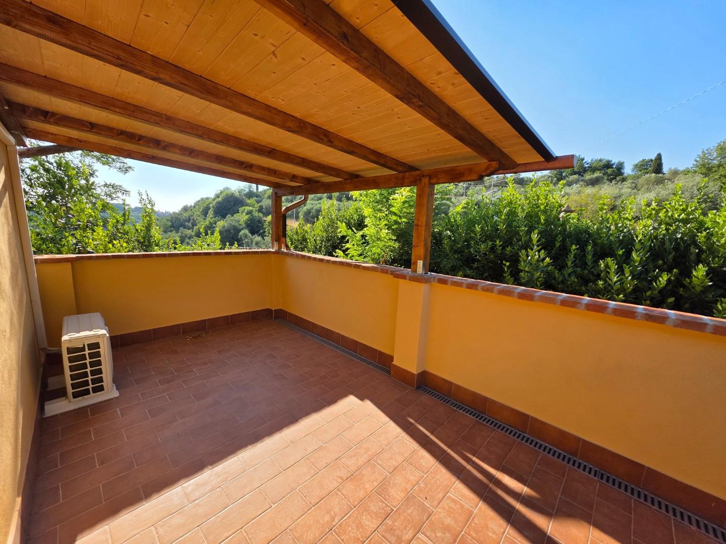 Casa indipendente con giardino a Palaia