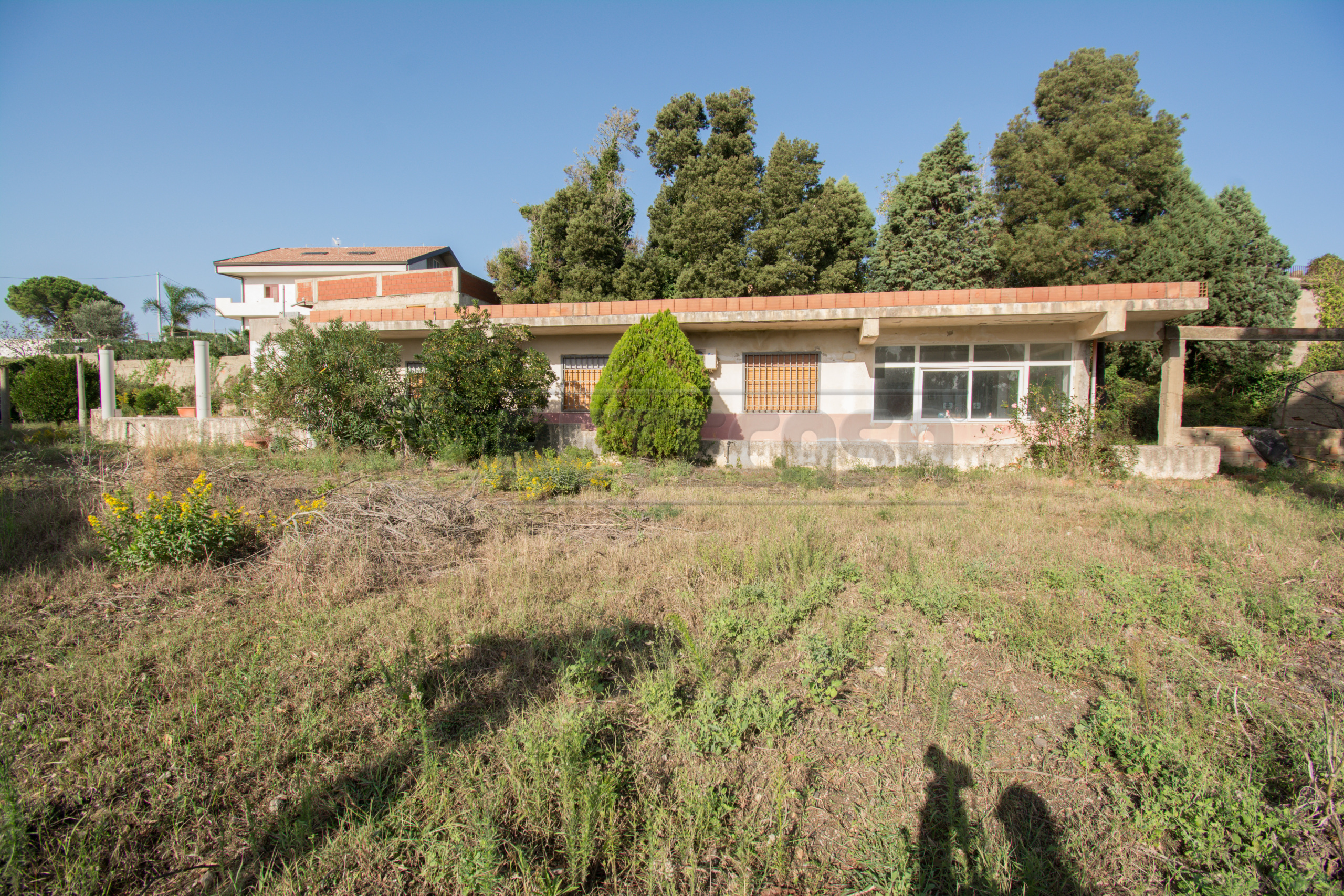 Villetta a schiera con giardino in contrada santi mastri 360, Messina