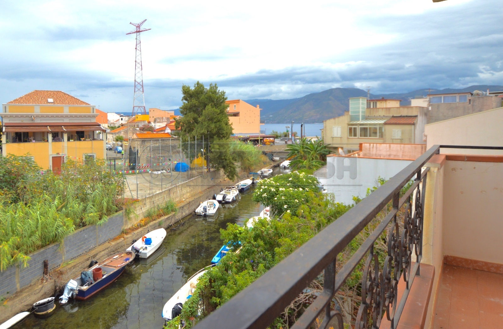 Casa indipendente con terrazzo in via santa domenica 15, Messina