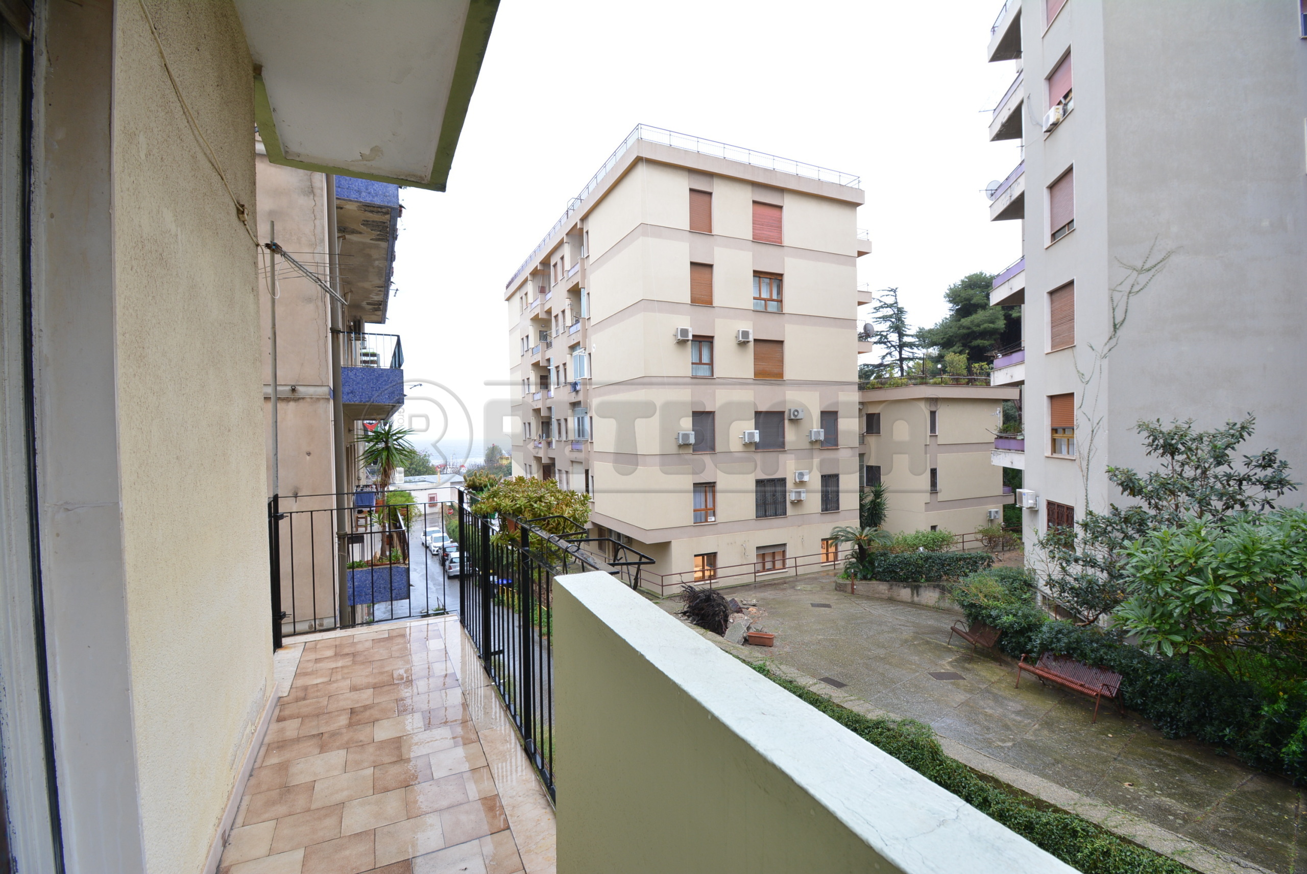 Trilocale da ristrutturare in via consolare pompea 7, Messina