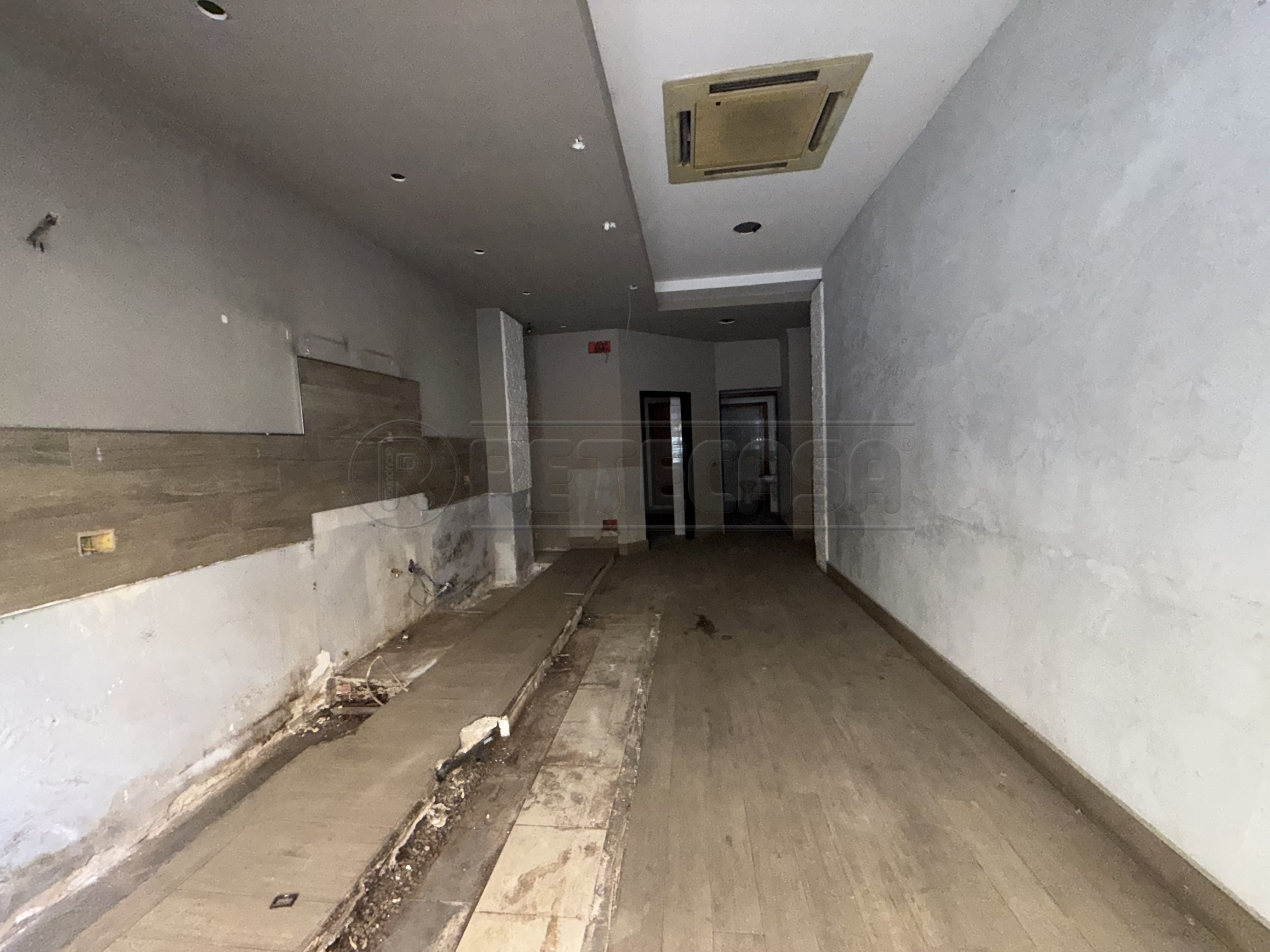 Locale commerciale da ristrutturare in via ugo bassi 107, Messina