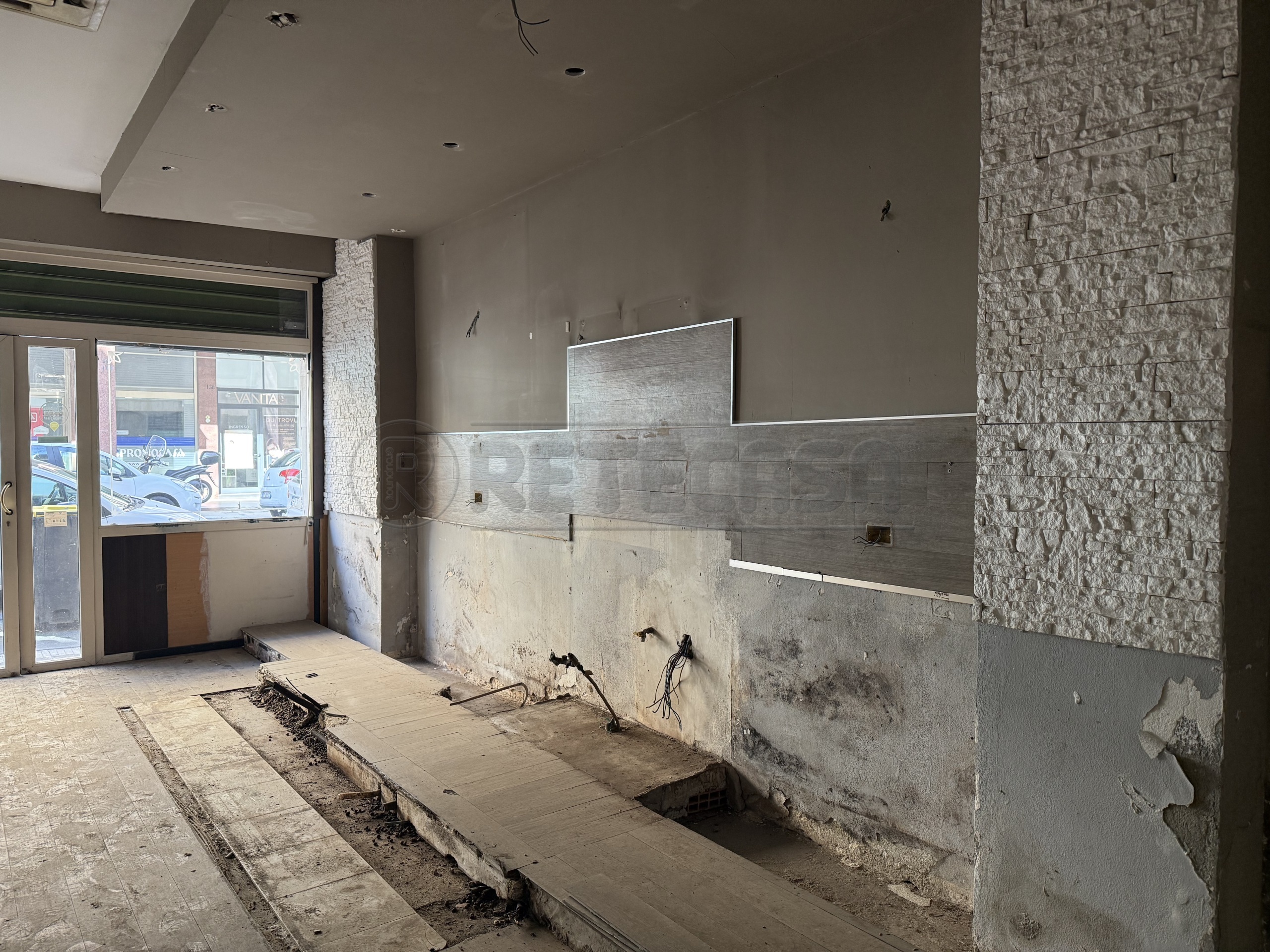 Locale commerciale da ristrutturare in via ugo bassi 107, Messina