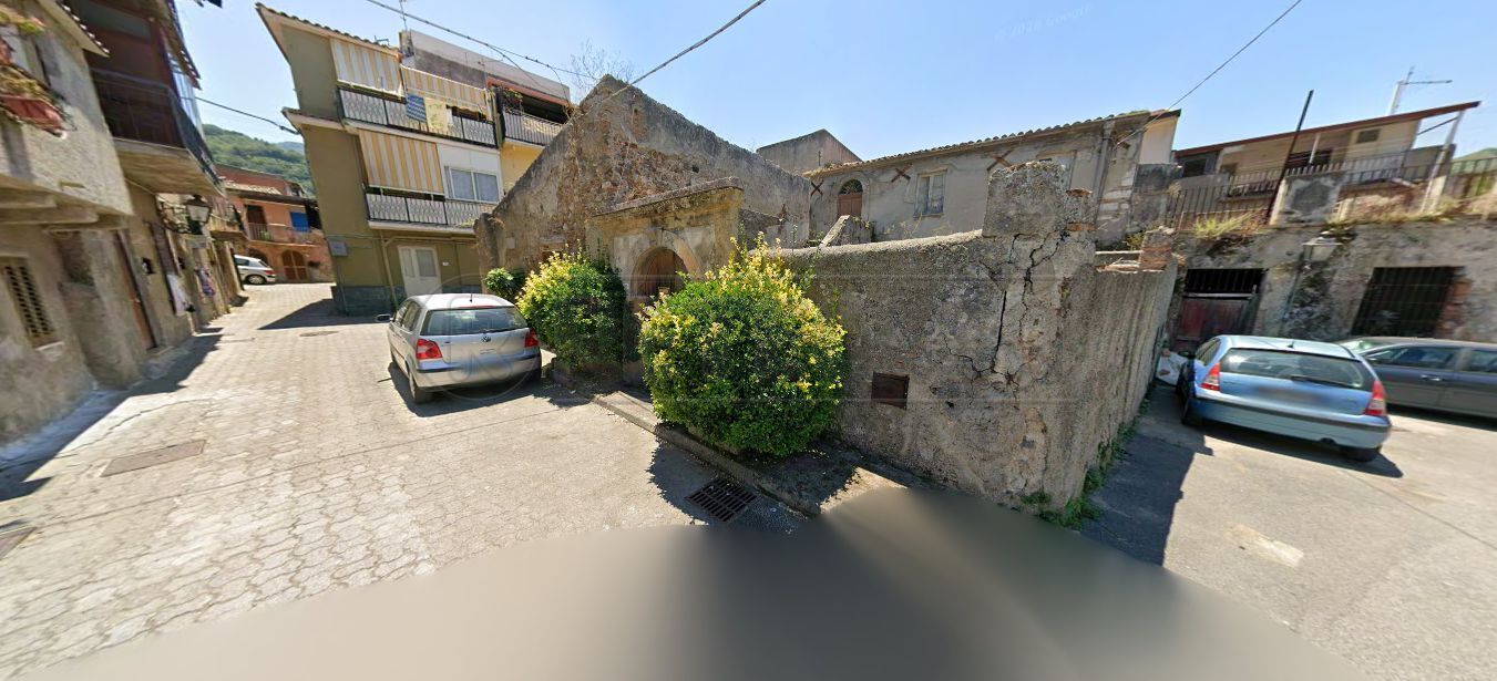 Rustico da ristrutturare in via zara 37, Saponara