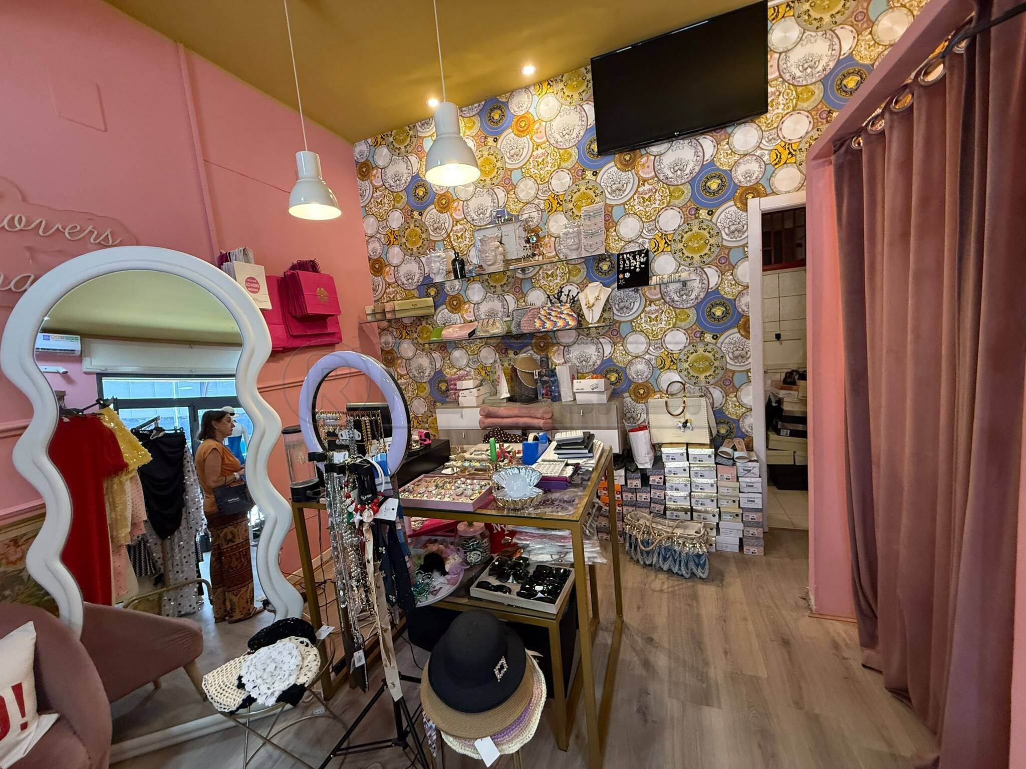 Locale commerciale in affitto in via santa cecilia 140, Messina