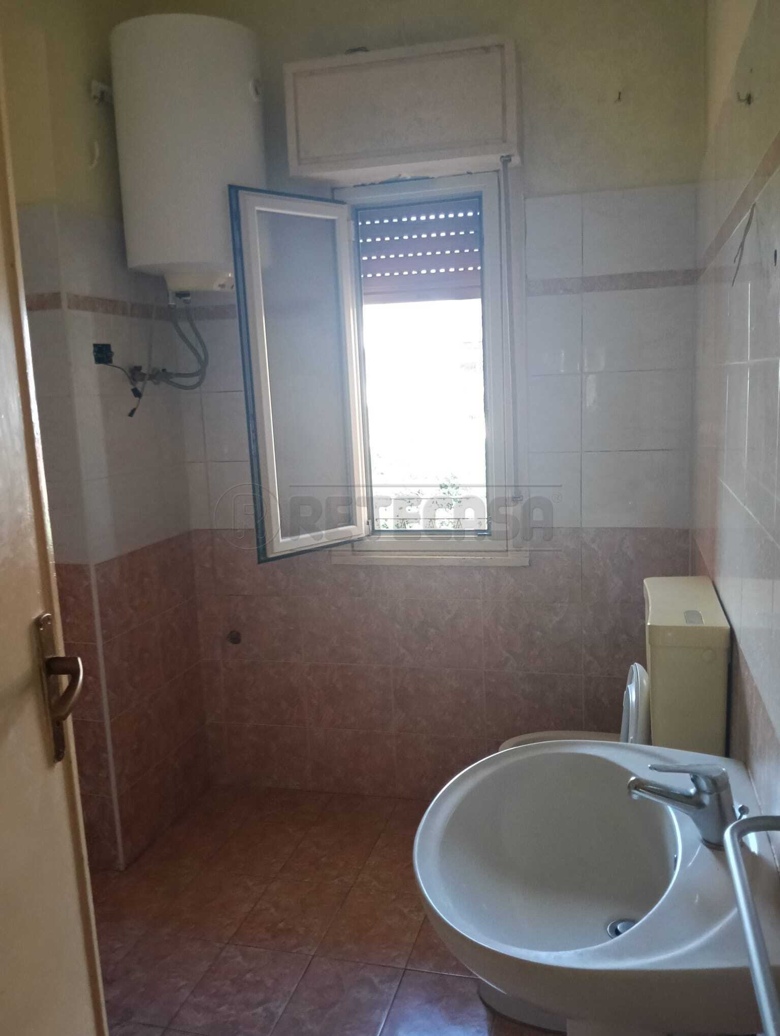 Quadrilocale da ristrutturare in via comunale bordonaro 7, Messina