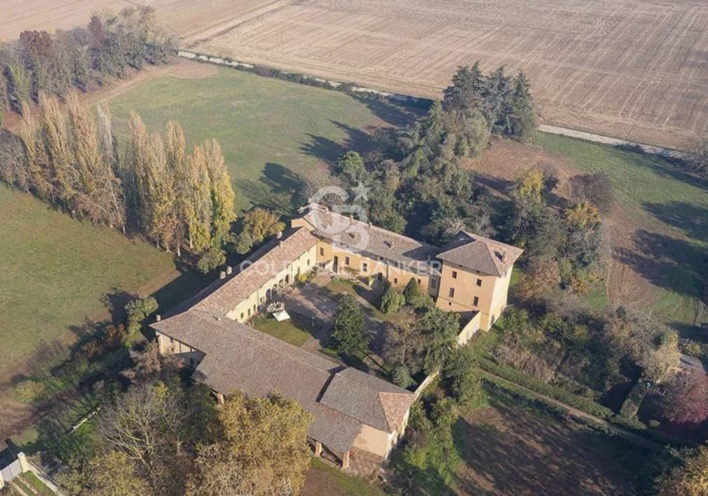 Castello in vendita a Vellezzo Bellini