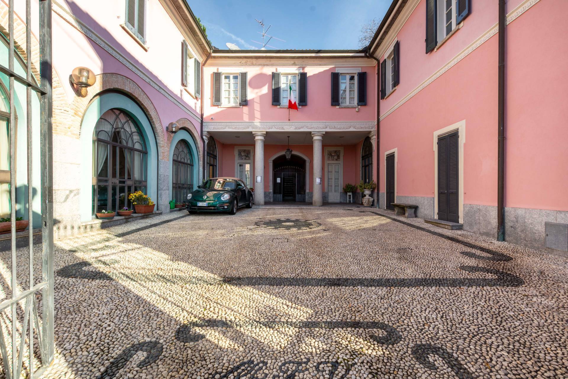 Villa in vendita a Albese con Cassano