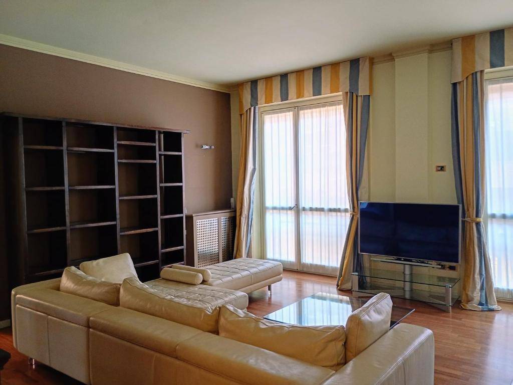 Appartamento in affitto a Milano, Milano-Zona Brera Via Garibaldi