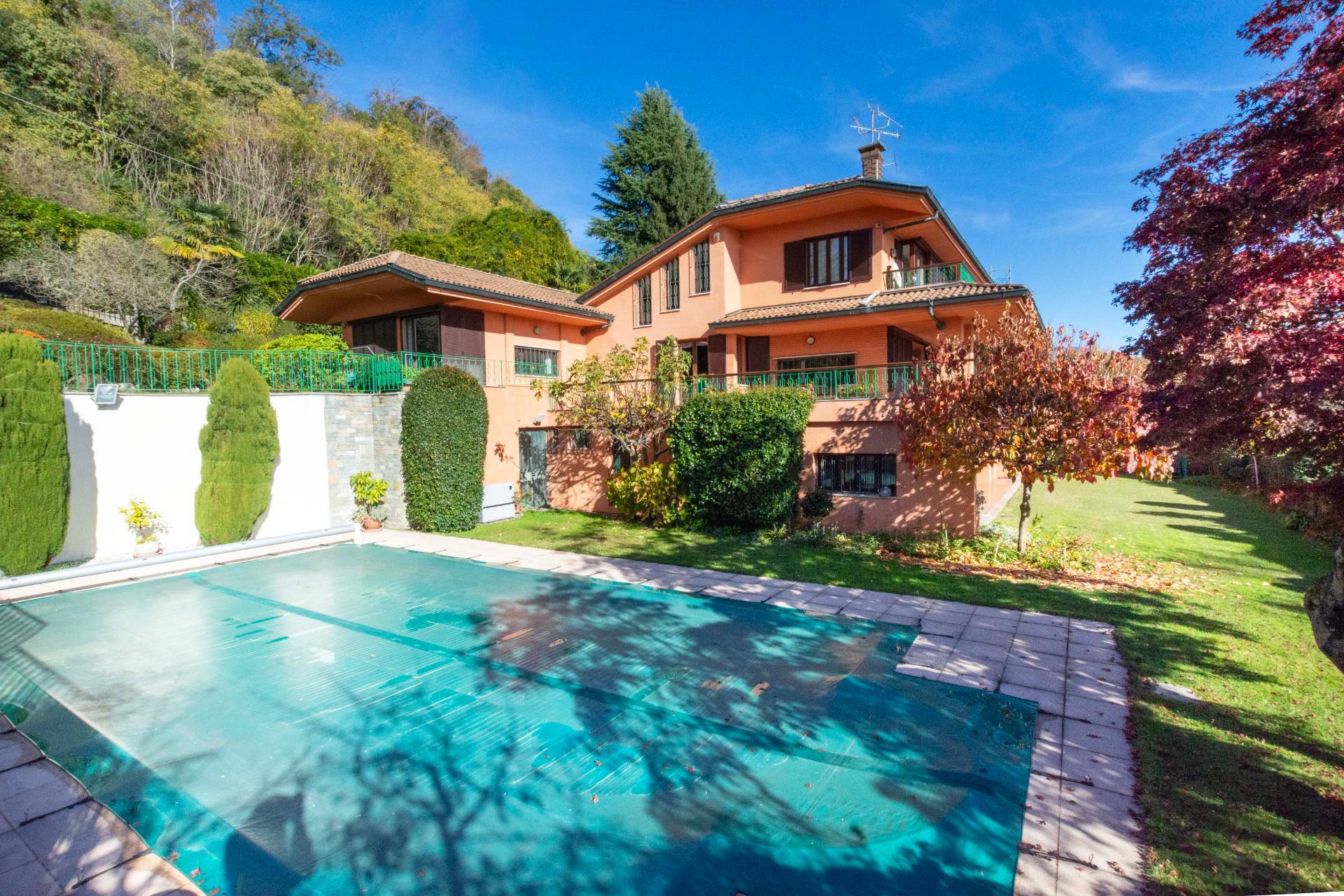 Villa in vendita a Monvalle