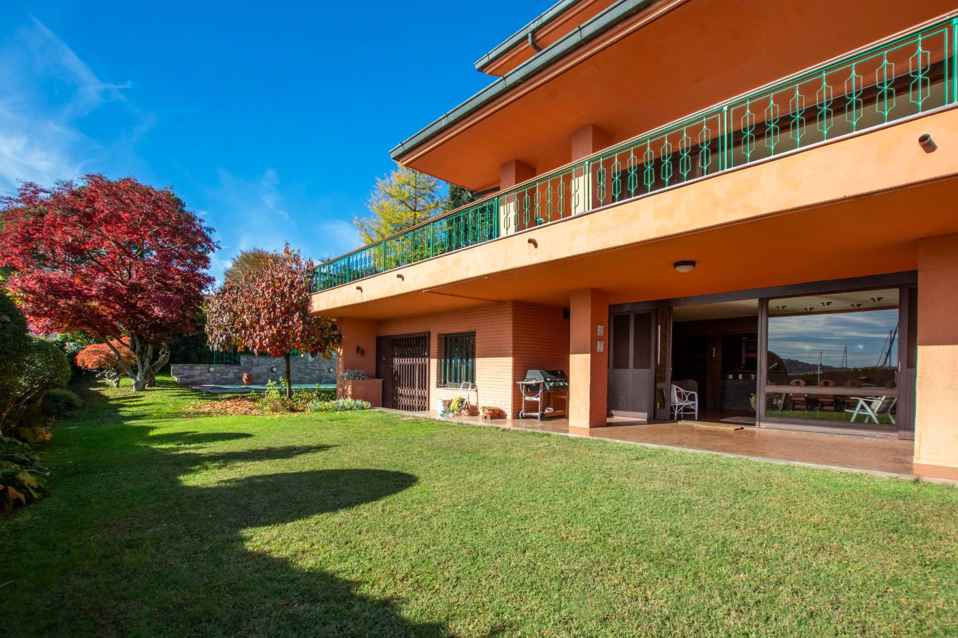 Villa in vendita a Monvalle