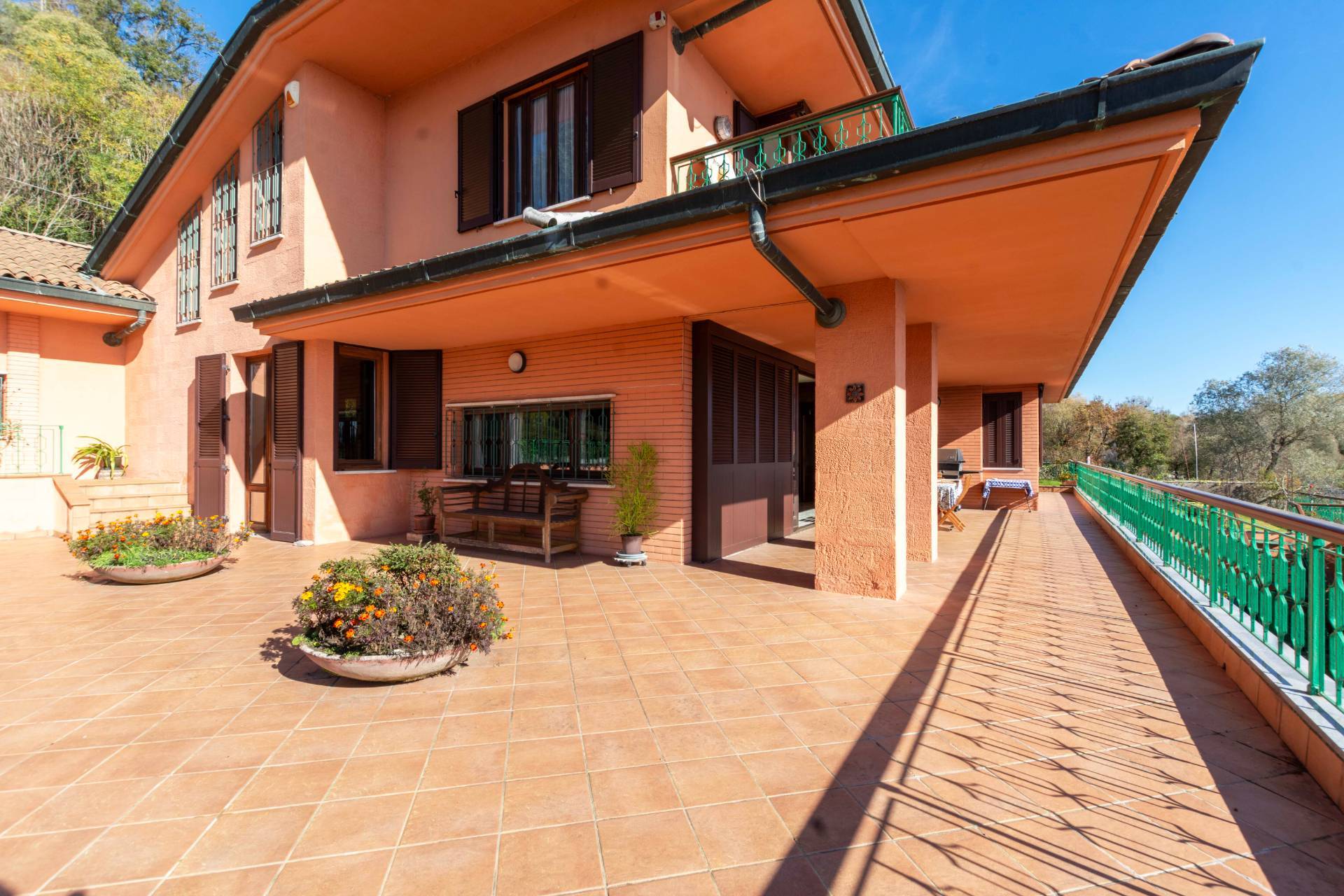 Villa in vendita a Monvalle