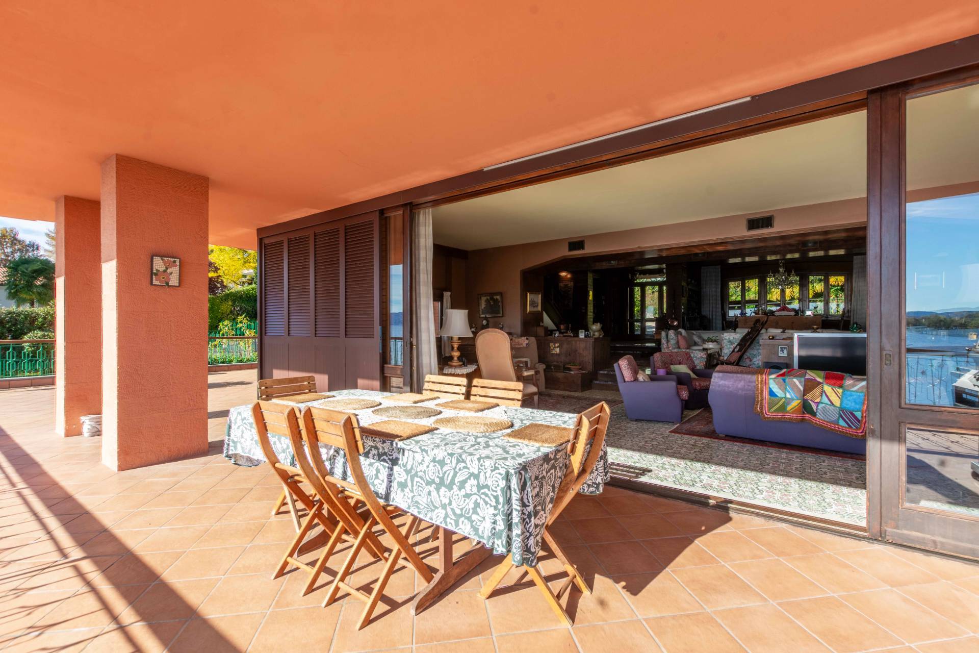 Villa in vendita a Monvalle