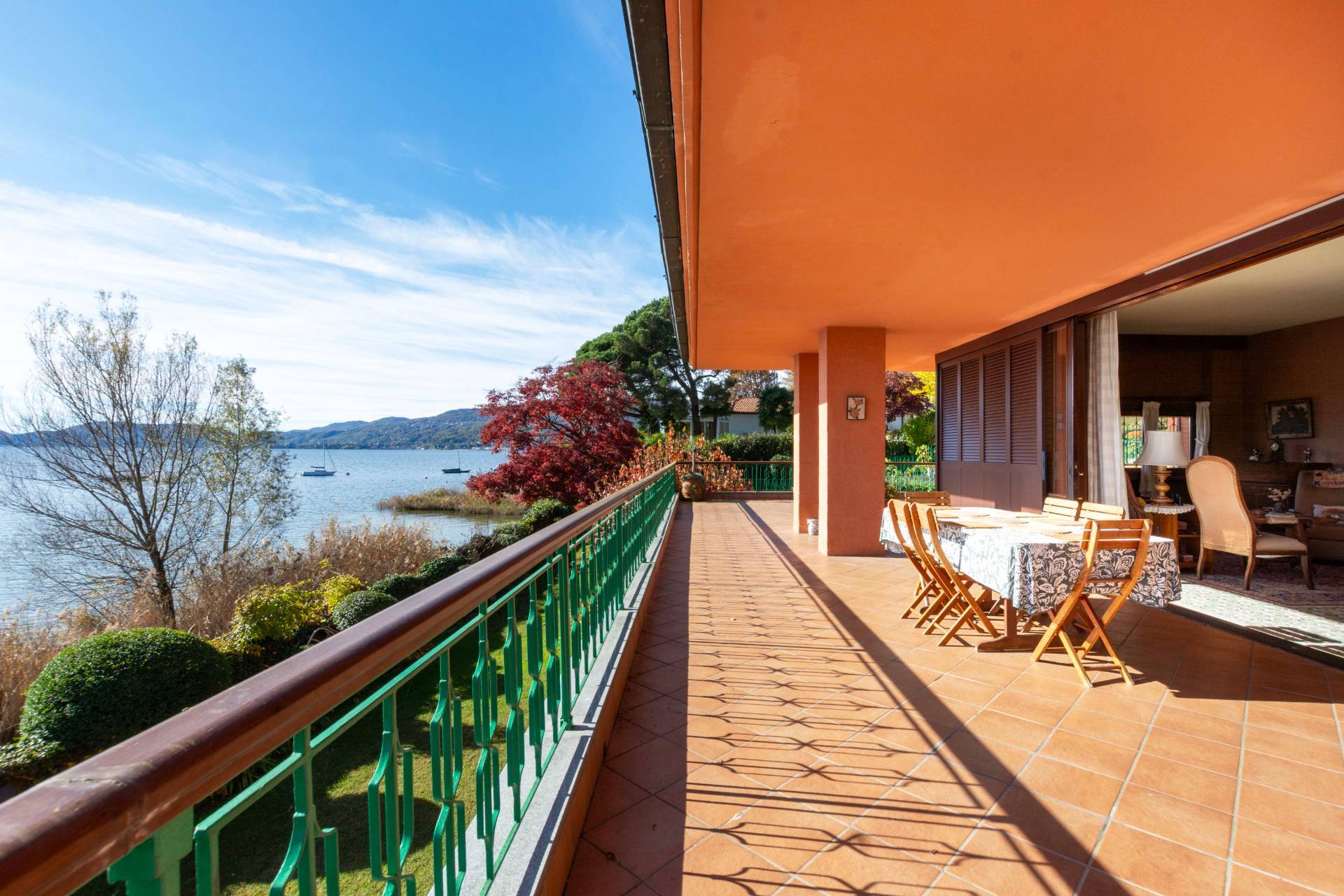 Villa in vendita a Monvalle